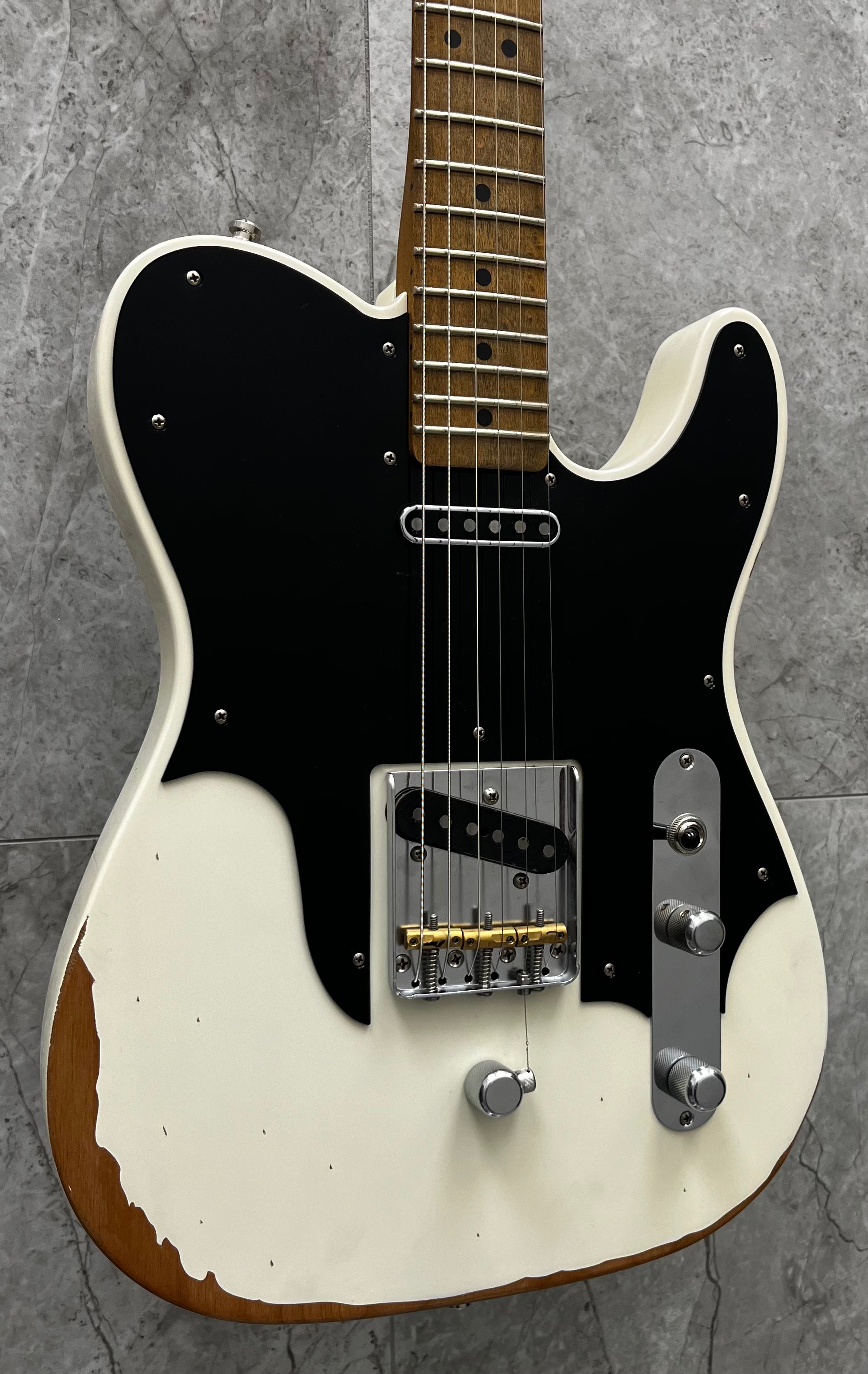 FENDER John Osborne Road Worn Telecaster Maple Fingerboard, Olympic White 0140372705 SERIAL NUMBER J0000466 - 7 LBS 4 OZ