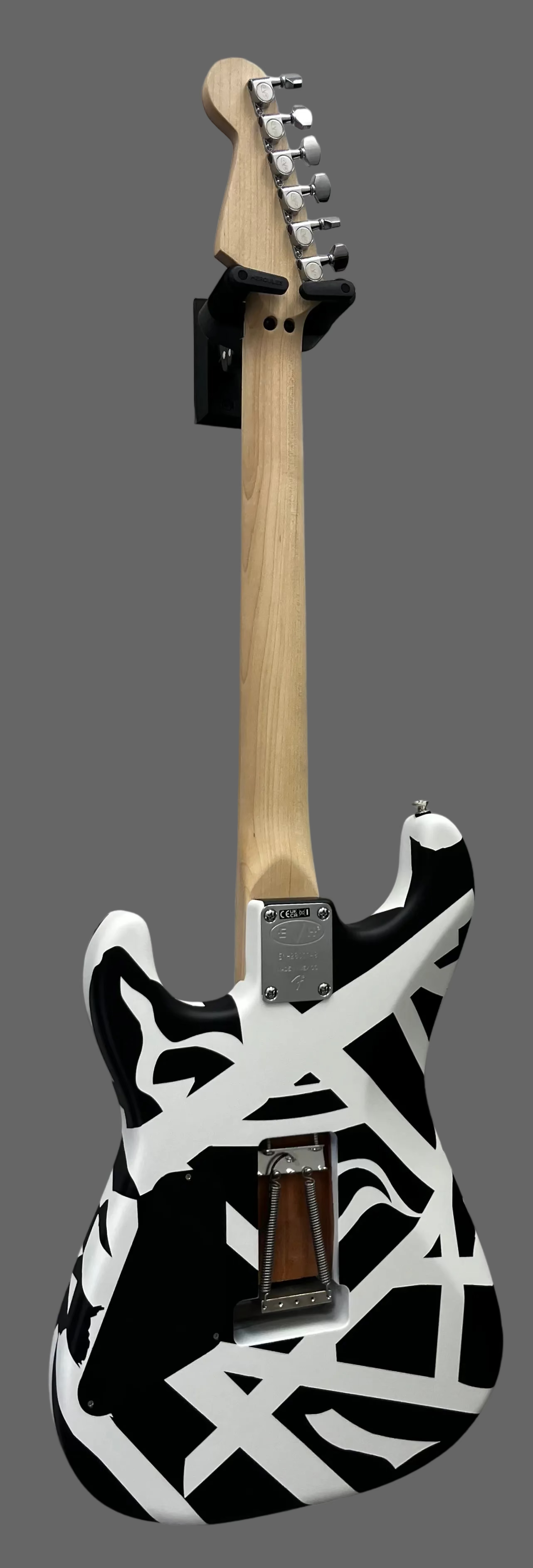 EVH Striped Series Shapes RUDE Maple Fingerboard, White and Black W/ GIG BAG 510-7902-381 SERIAL NUMBER EVH2601148 - 7 LBS 12 OZ