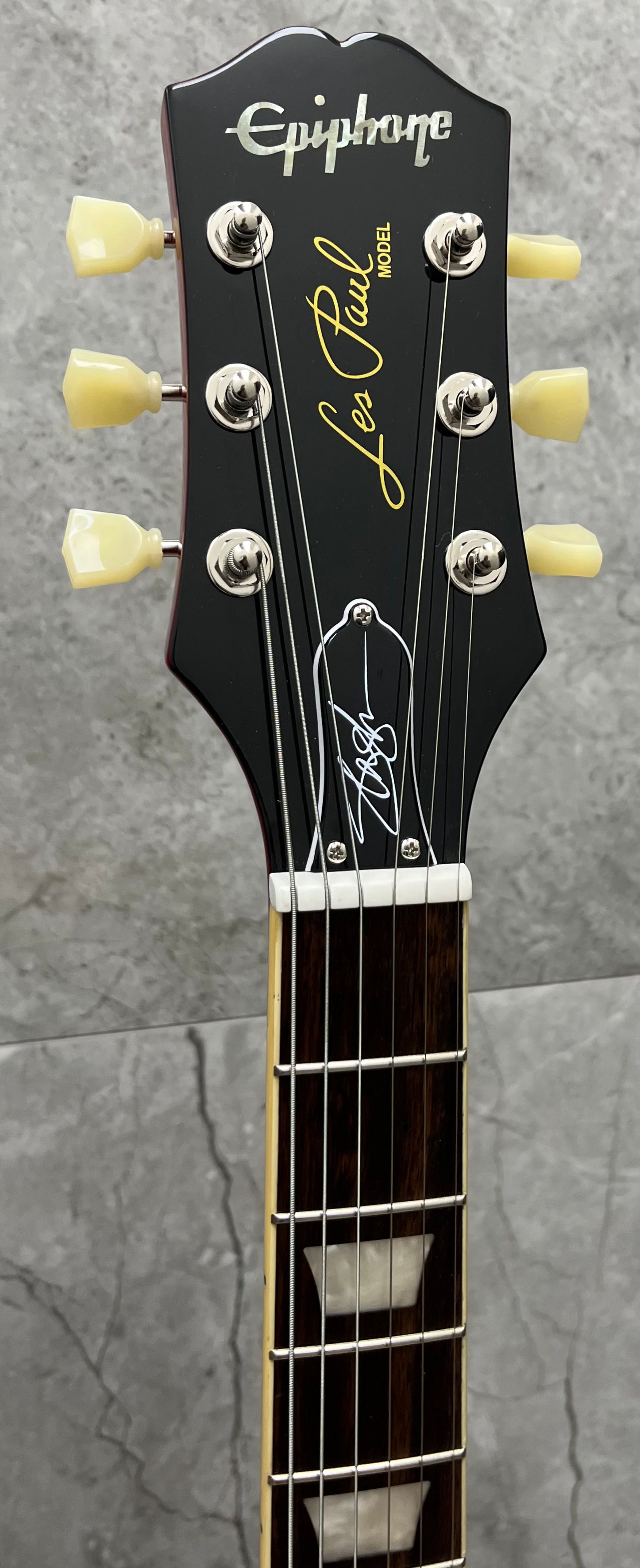 Epiphone Inspired by Gibson Slash Les Paul APPETITE Burst with Custom HardShell Case EILPSLASHAPNH SERIAL NUMBER 21041528151 - 8.4 LBS
