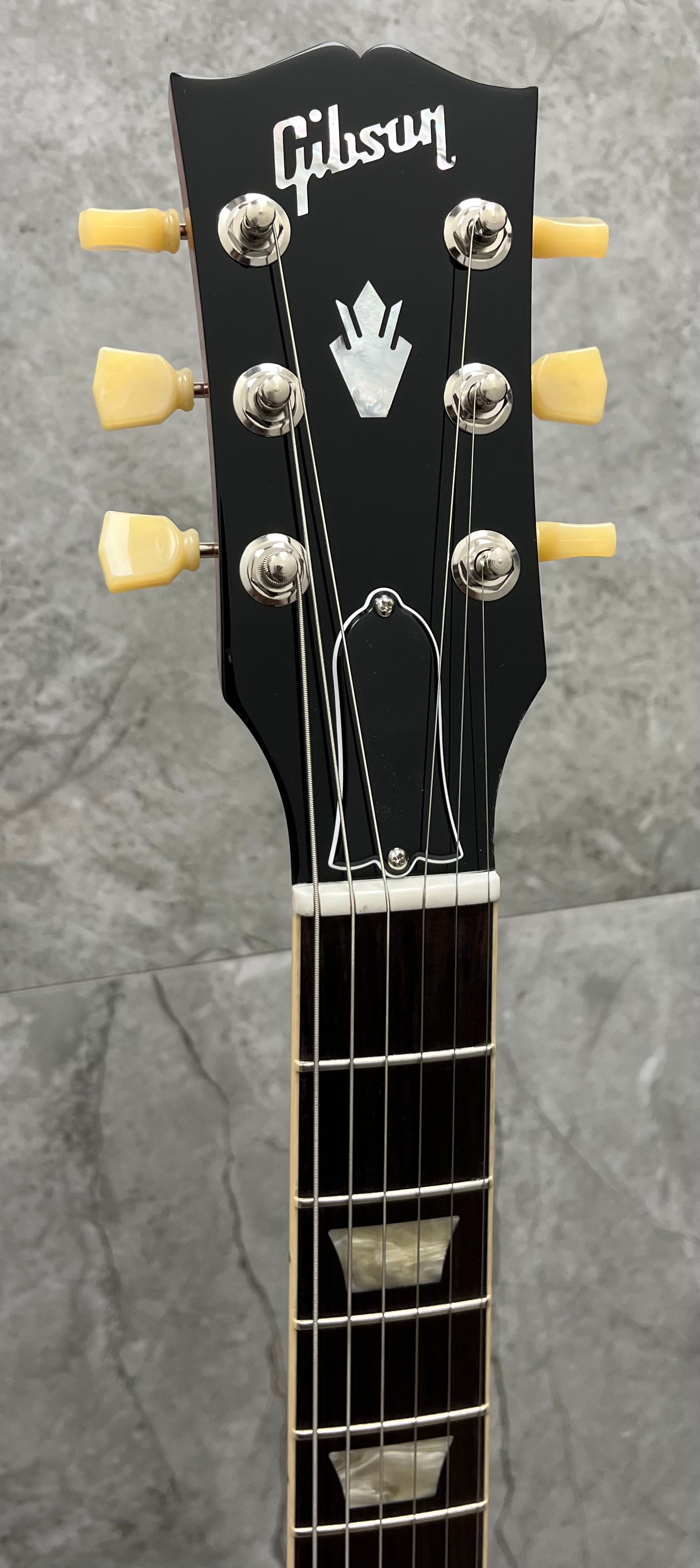 Gibson USA SG Standard 61 Maestro Vibrola SG6100VCNM Vintage Cherry