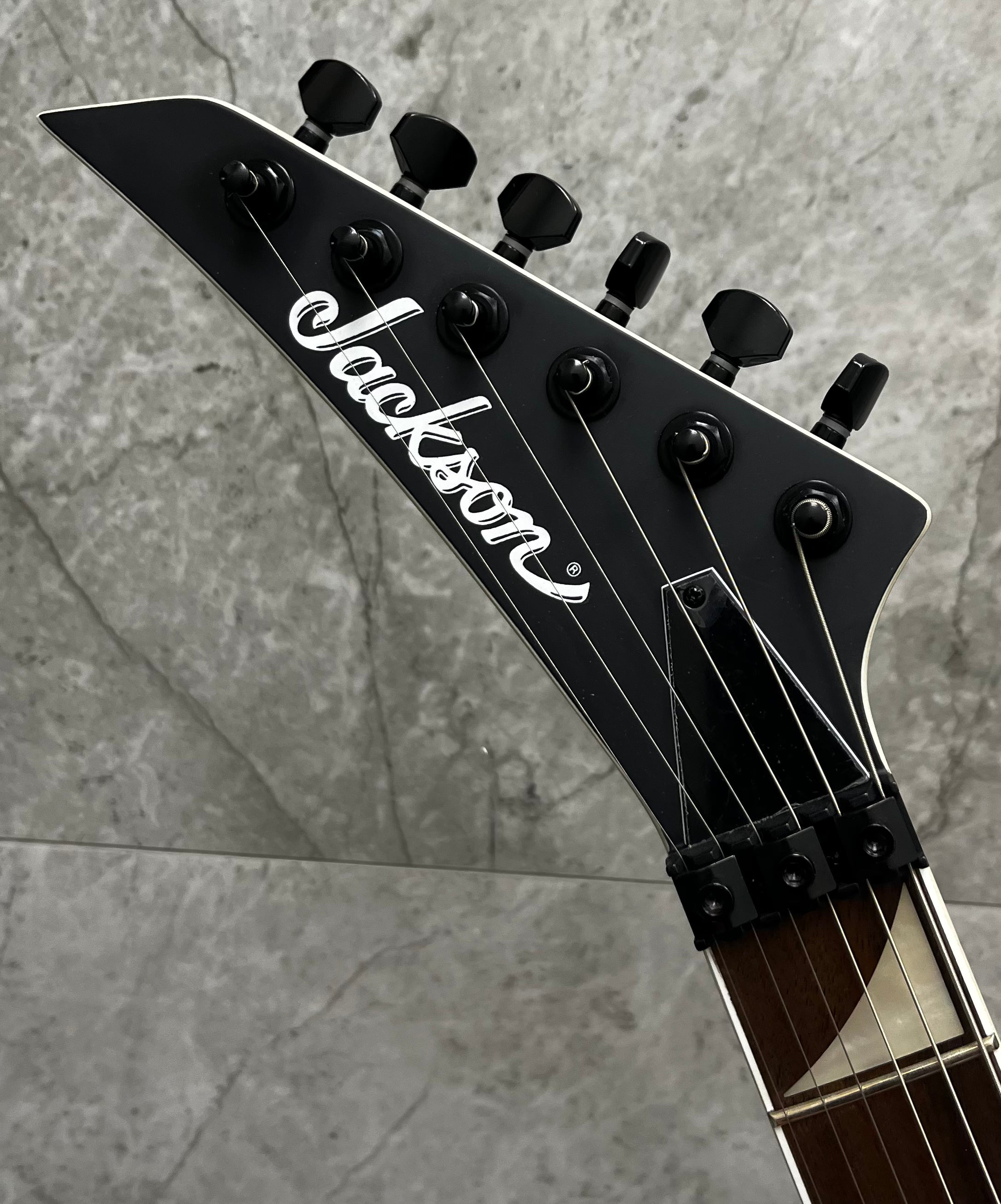 Jackson X Series Soloist SLX LEFT HANDED Satin Black 2916433568 SERIAL NUMBER ICJ2602293 - 7 LBS 11 OZ
