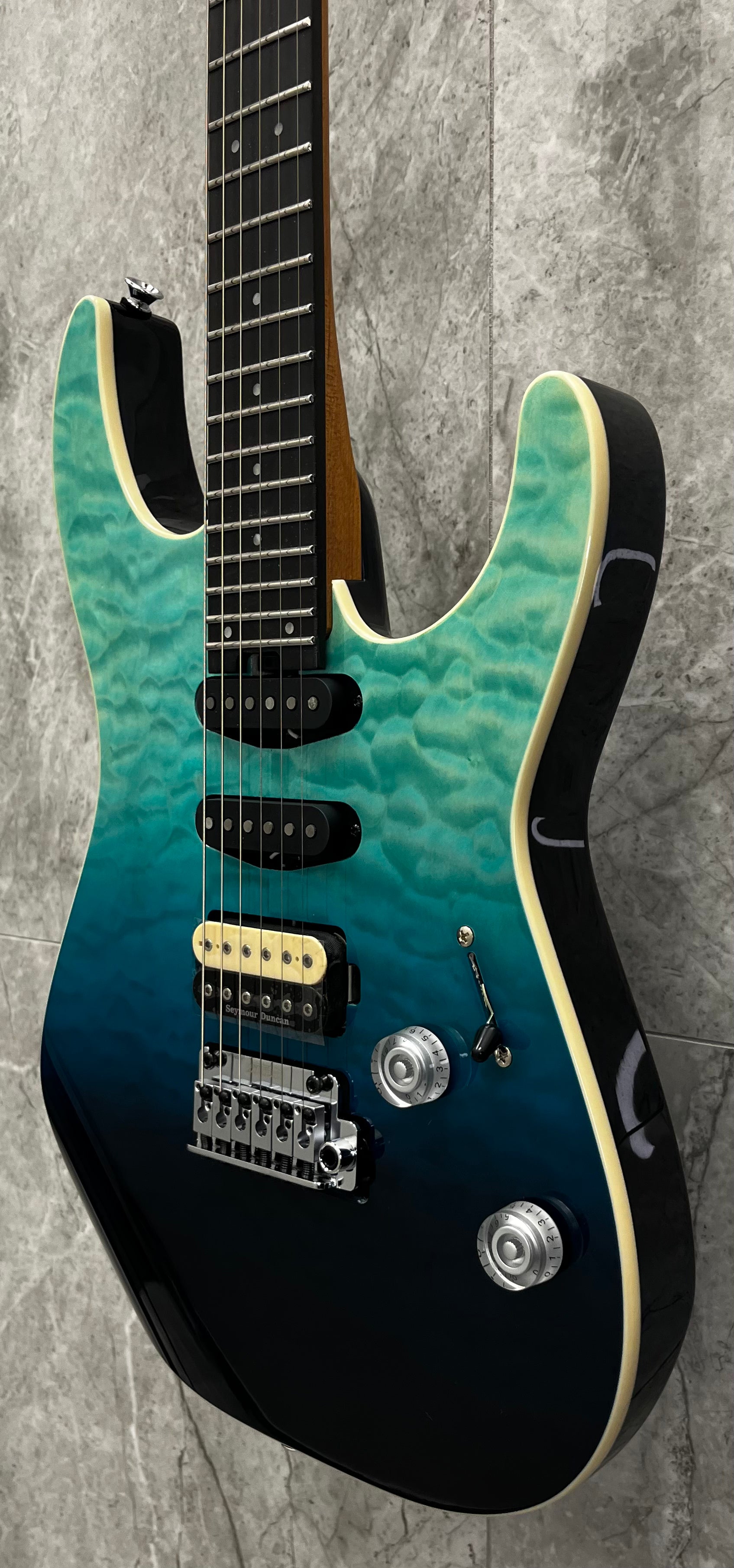 Charvel Pro-Mod Plus Dinky DK24 HSS 2PT EB QM, Ebony Fingerboard, Blue Curaçao 2972813546 SERIAL NUMBER ICC2601378 - 7 LBS 1 OZ