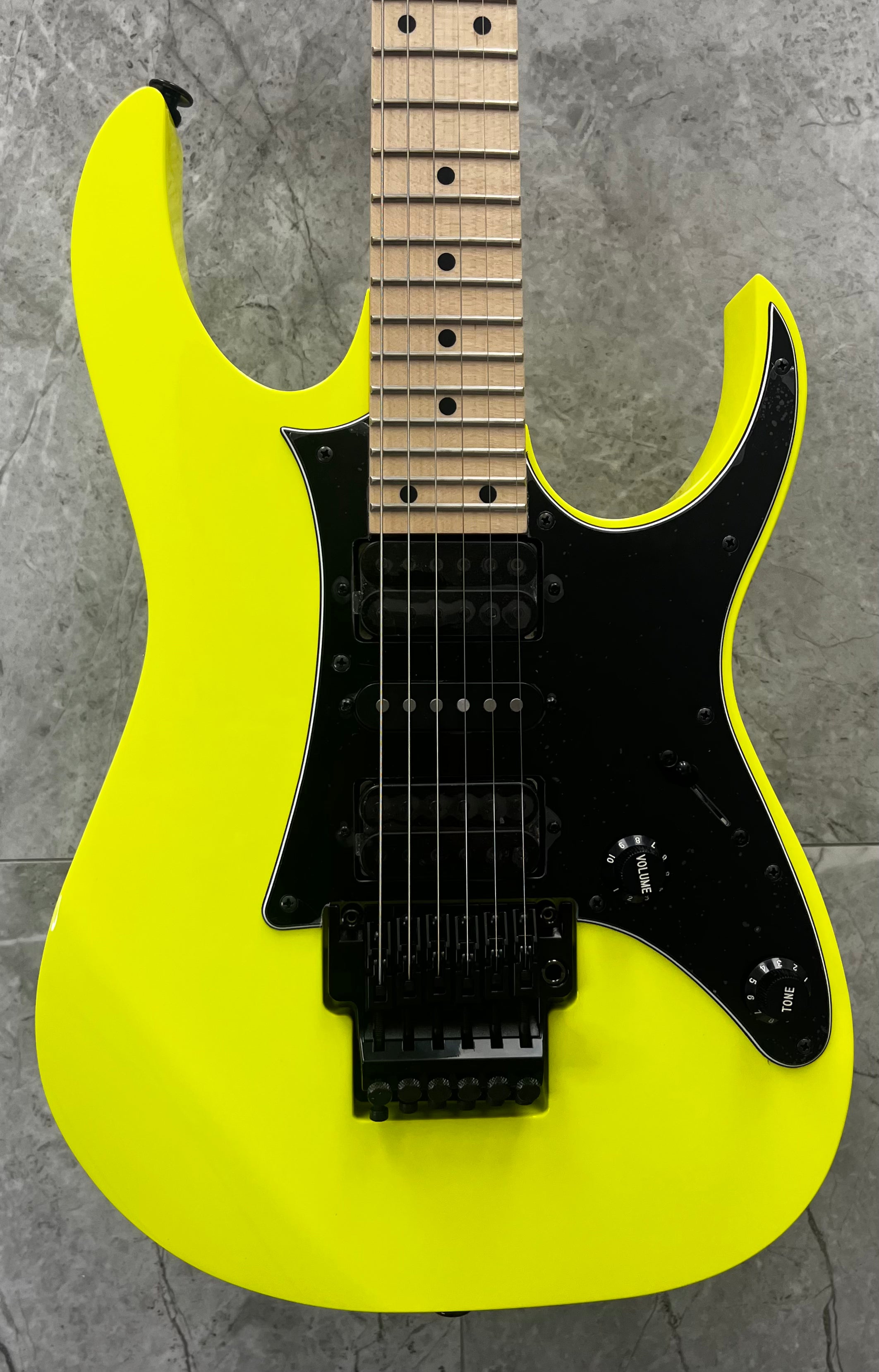 Ibanez RG550-DY Made in Japan Electric Guitar Desert Sun Yellow RG550DY SERIAL NUMBER F2610265 - 8 LBS 7 OZ