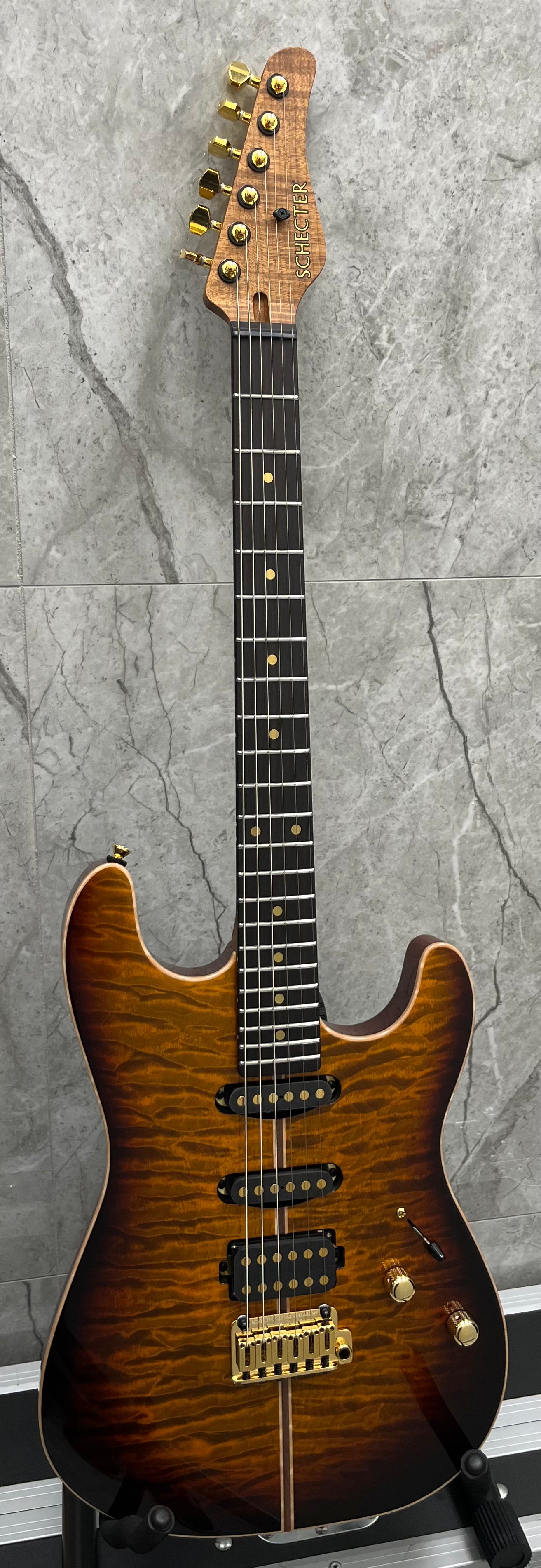 Schecter USA CUSTOM SHOP CET 50th Anniversary Limited Edition Golden Anniversary 7400-SHC SERIAL NUMBER 26-01026 - 8 LBS 6 OZ NUMBER 26 OUT OF 50