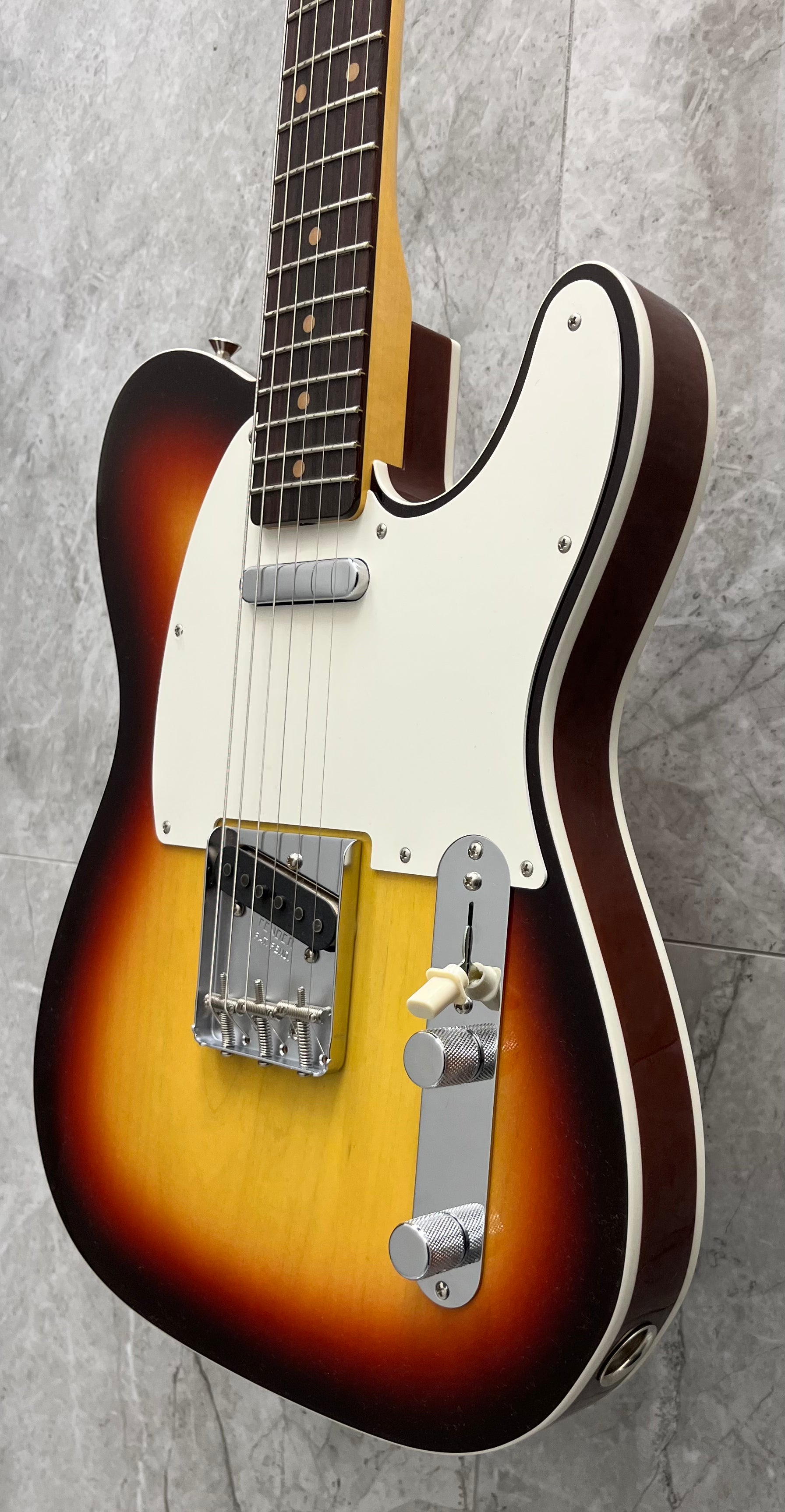 FENDER CUSTOM SHOP Vintage Custom 1959 Telecaster Custom NOS, Rosewood Fingerboard, Chocolate 3-Color Sunburst 9235000564 SERIAL NUMBER R146546 - 7.4 LBS