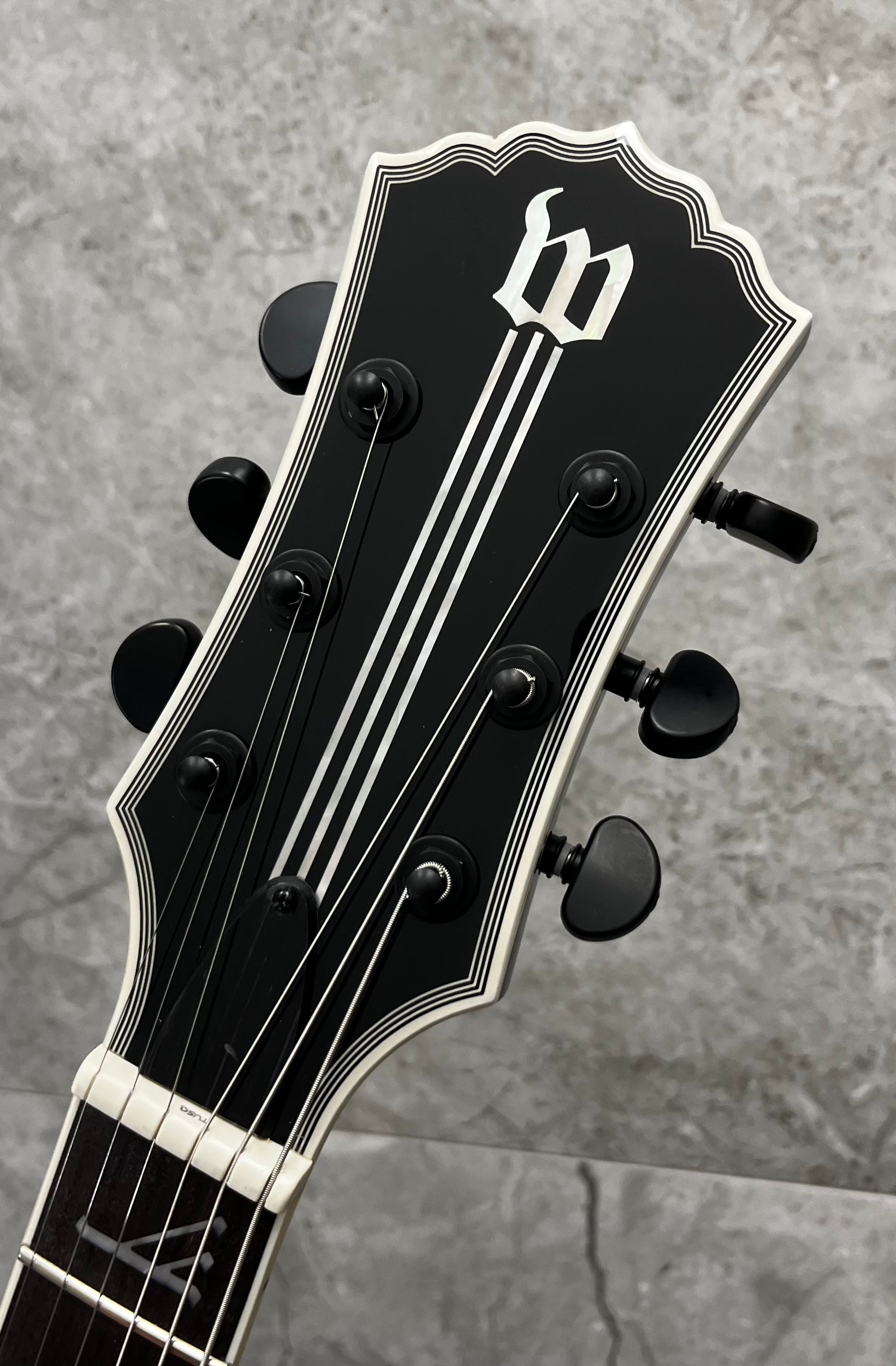 WYLDE AUDIO LEFT HANDED BARBARIAN SPECIAL EDITION BLOOD RIVER BURL LH 4594-SHC SERIAL NUMBER WA26040164 - 8 LBS 13 OZ