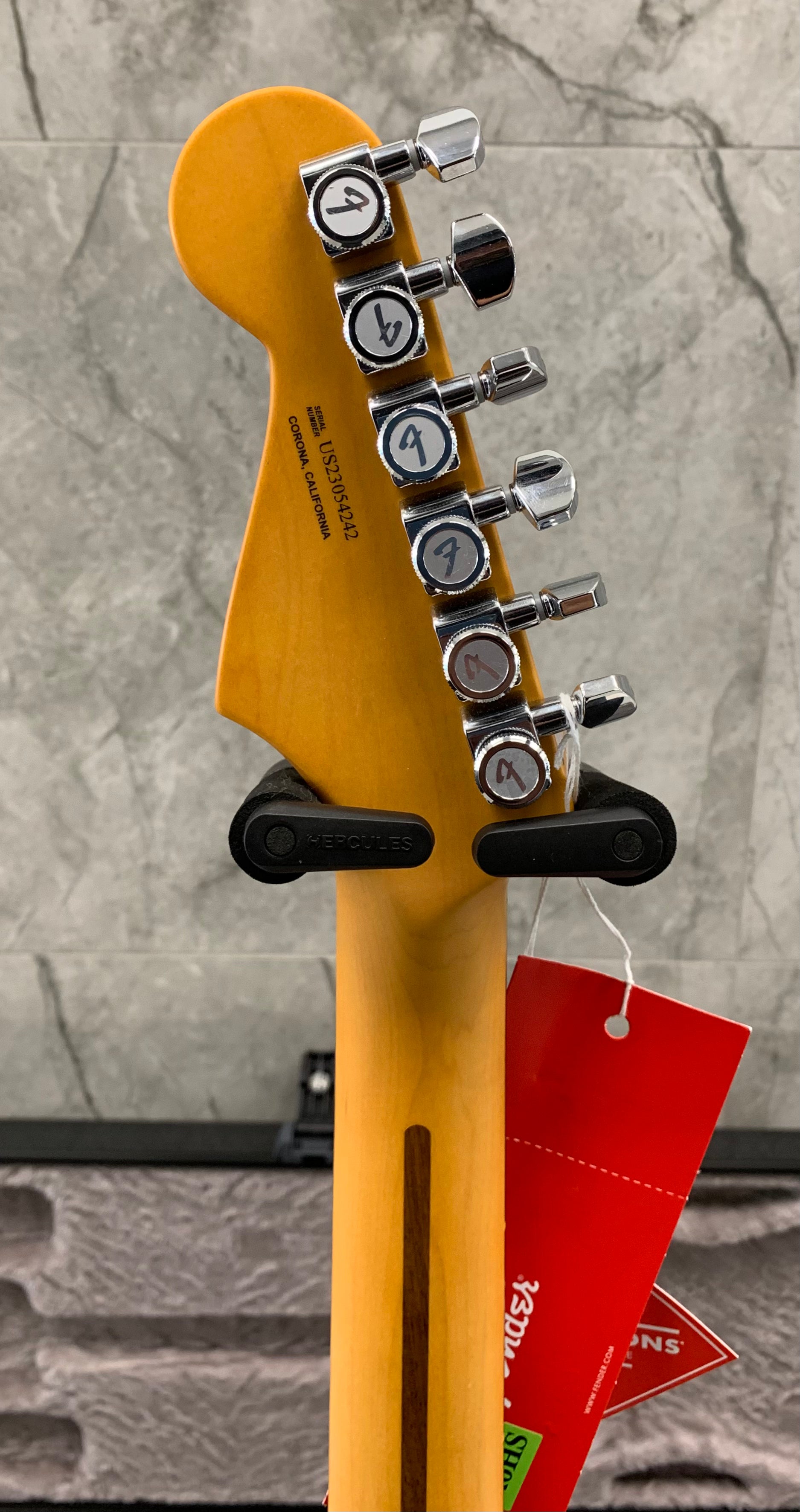 Fender American Ultra Stratocaster Rosewood Fingerboard Ultraburst 0118010712 SERIAL NUMBER US23054242 - 7.8 LBS