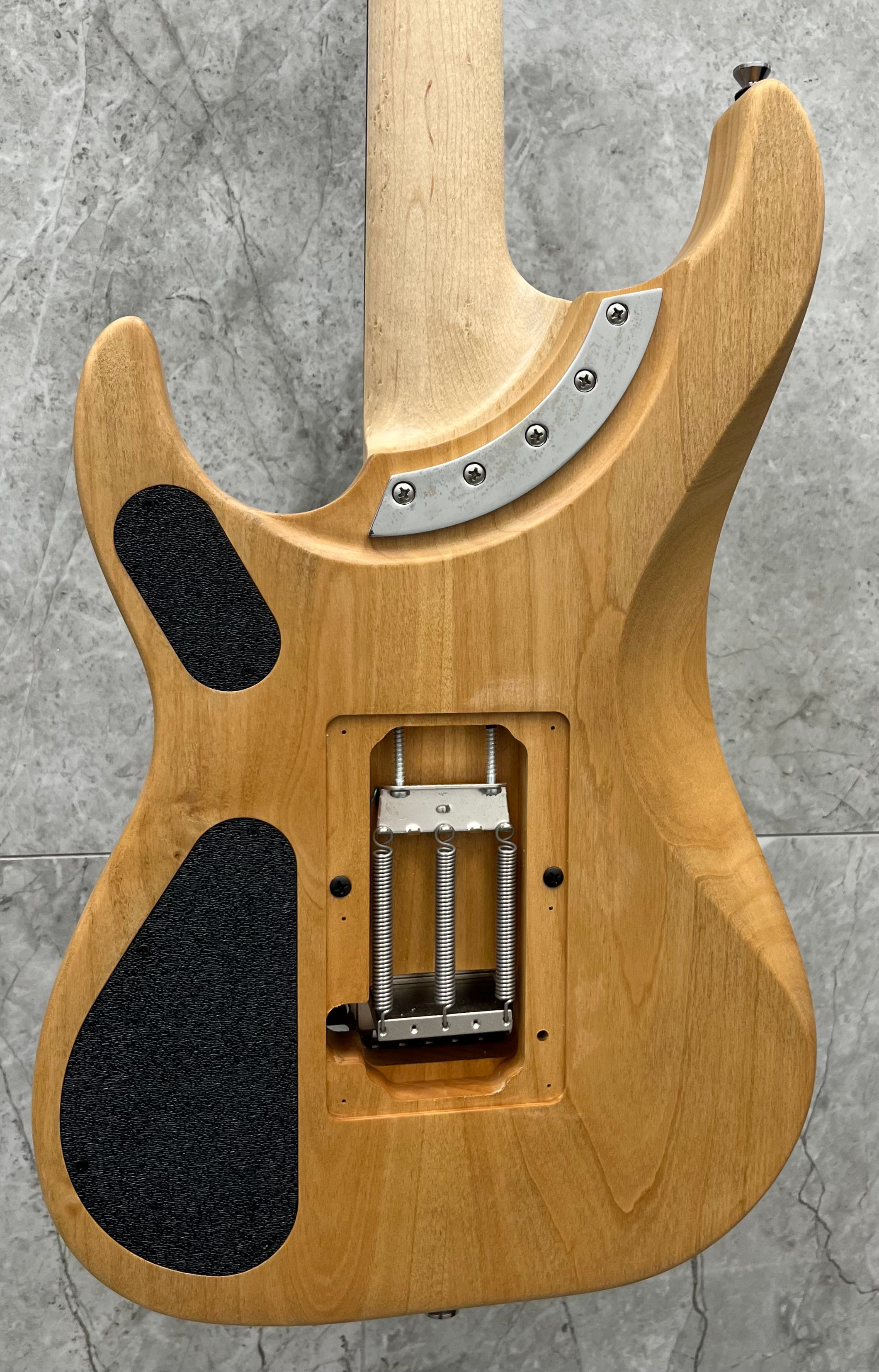 Washburn USA Nuno Bettencourt N4 Vintage Natural Distressed Washburn USA Nuno Bettencourt N4 Vintage Natural Distressed
