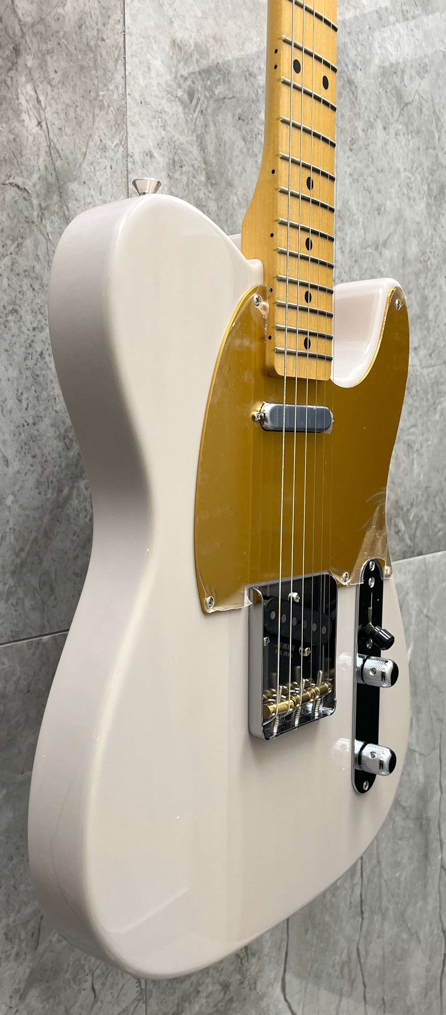 FENDER MADE IN JAPAN JV Modified 50s Telecaster Maple Fingerboard, White Blonde 0251962301 SERIAL NUMBER JV003064 - 6.8 LBS