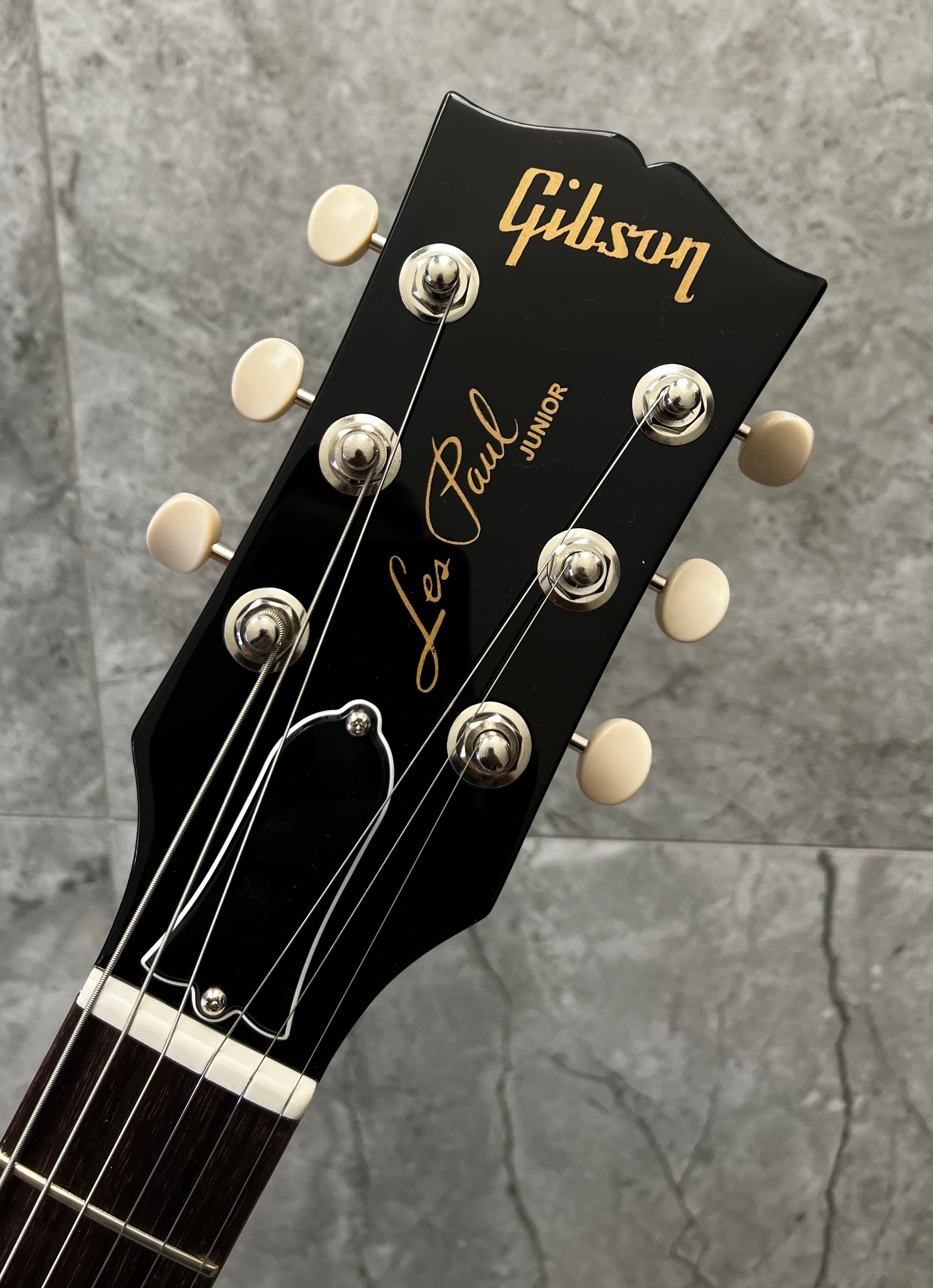 Gibson USA Les Paul Junior Double Cut Electric Guitar with Hardshell Case - TV Yellow LPJD00TVNH SERIAL NUMBER 214760151 - 7 LBS 2 OZ