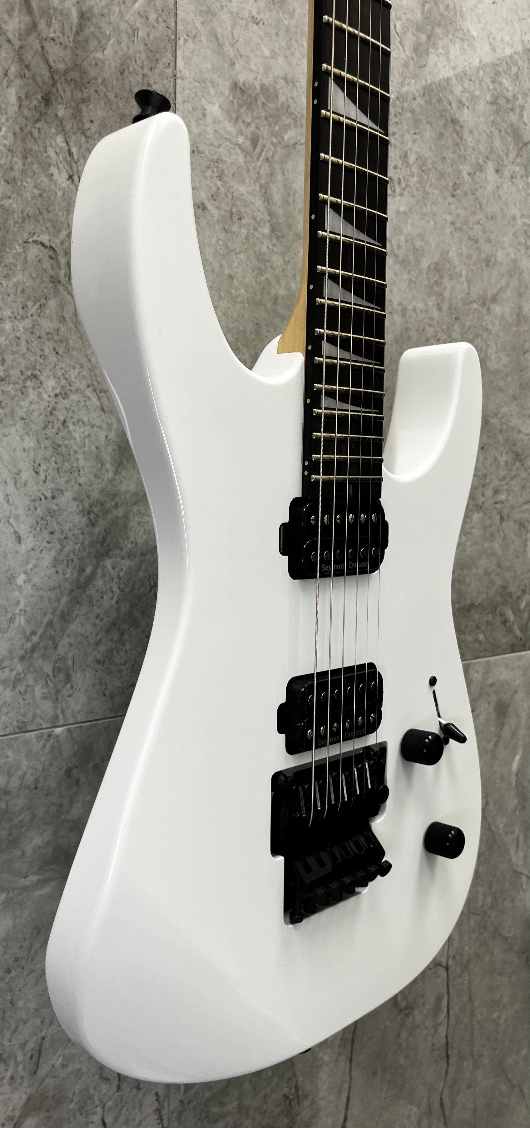 Jackson Made in Japan MJ Series Dinky DKR, Ebony Fingerboard, Snow White 2904009276 SERIAL NUMBER JFJ2500138 - 7 LBS 1 OZ