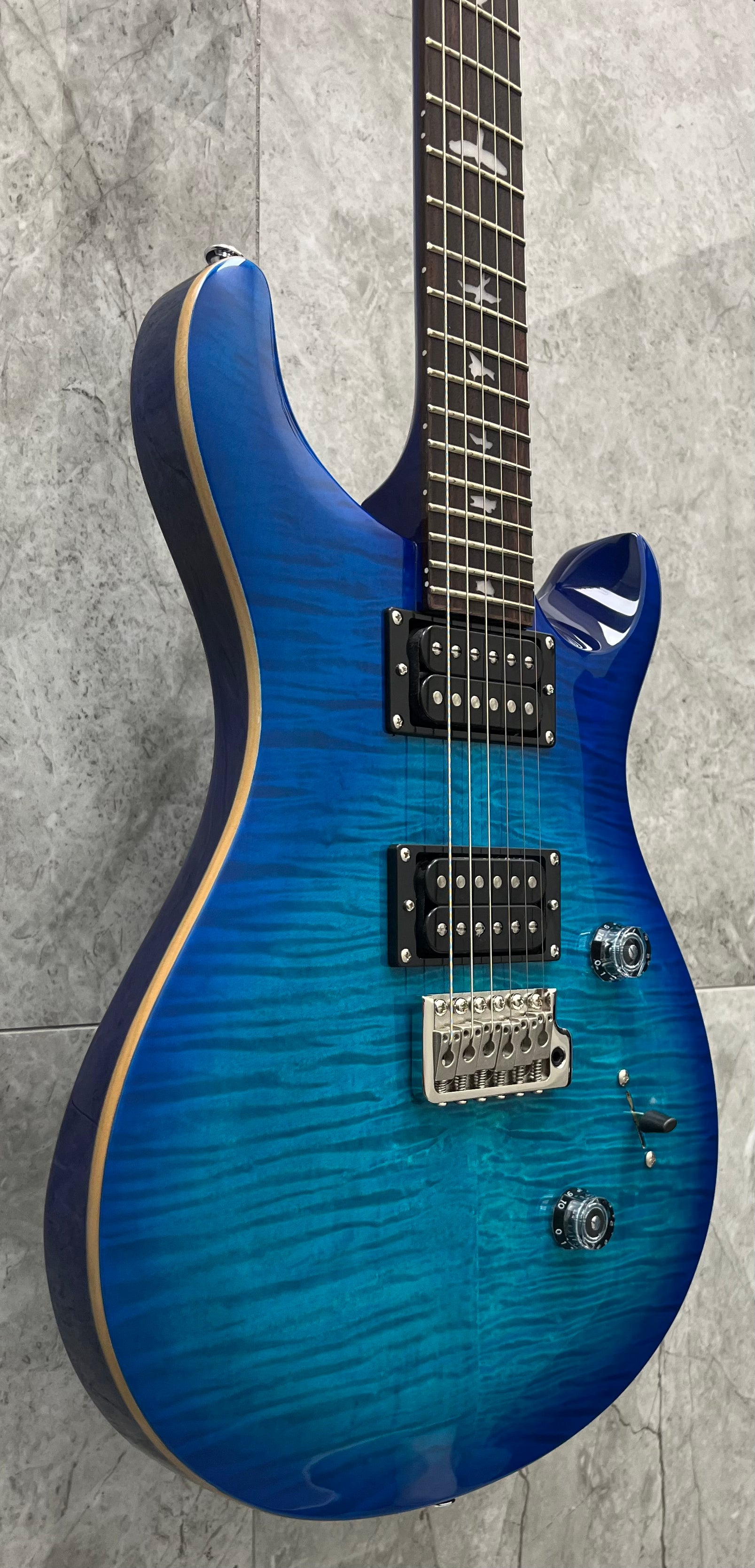 PRS GUITARS SE Custom 24 W/ GIG BAG Lake Blue 108193:LB SERIAL NUMBER CTIG108250 - 7 LBS 10 OZ