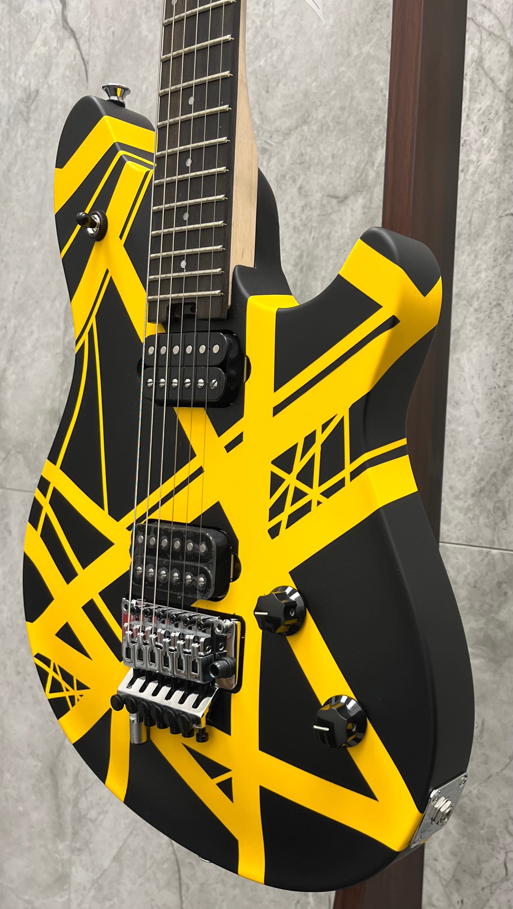 EVH Wolfgang Special Striped Series Ebony Fingerboard Satin Black and Yellow 5107702316 SERIAL NUMBER WG240270M - 7.2 LBS
