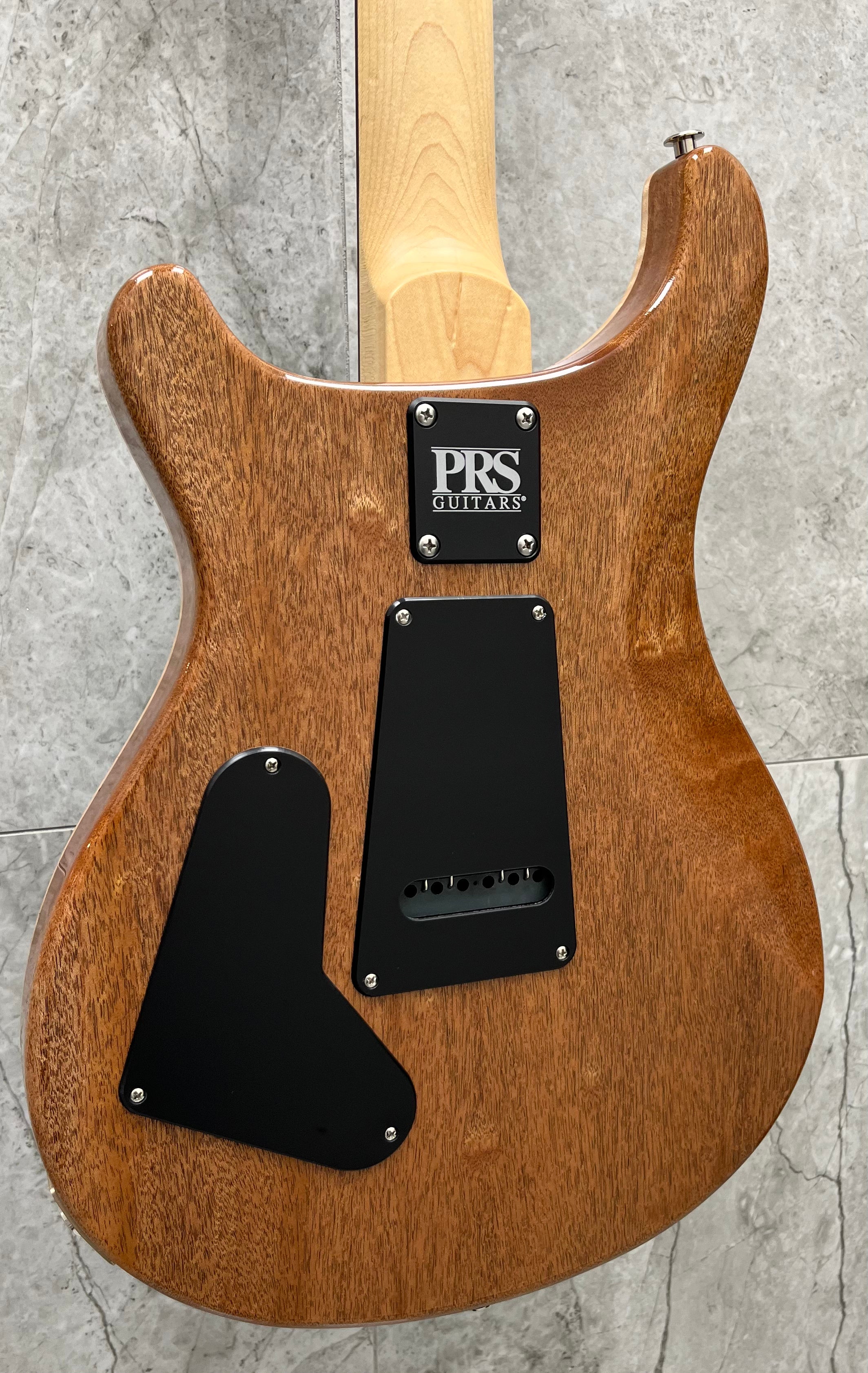 PRS Guitars USA CE24 KN - Black Top with Natural Back 112784::KN SERIAL NUMBER 24 0400190 - 7.8 LBS