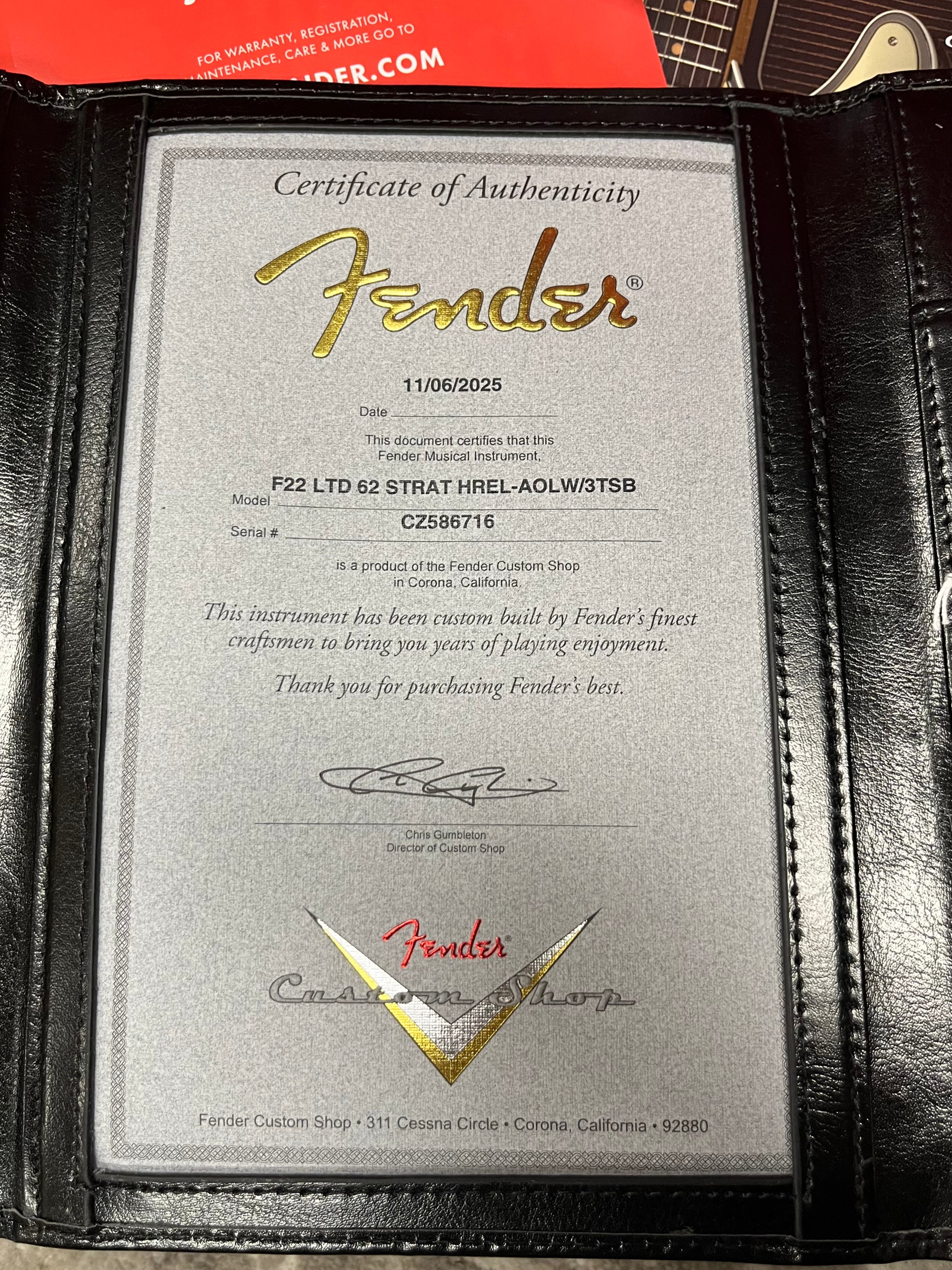 Fender USA Custom Shop Limited Edition 1962 Heavy Relic Stratocaster Aged Olympic White Over 3-Tone Sunburst 9236081164 SERIAL NUMBER CZ586716 7 LBS 15 OZ