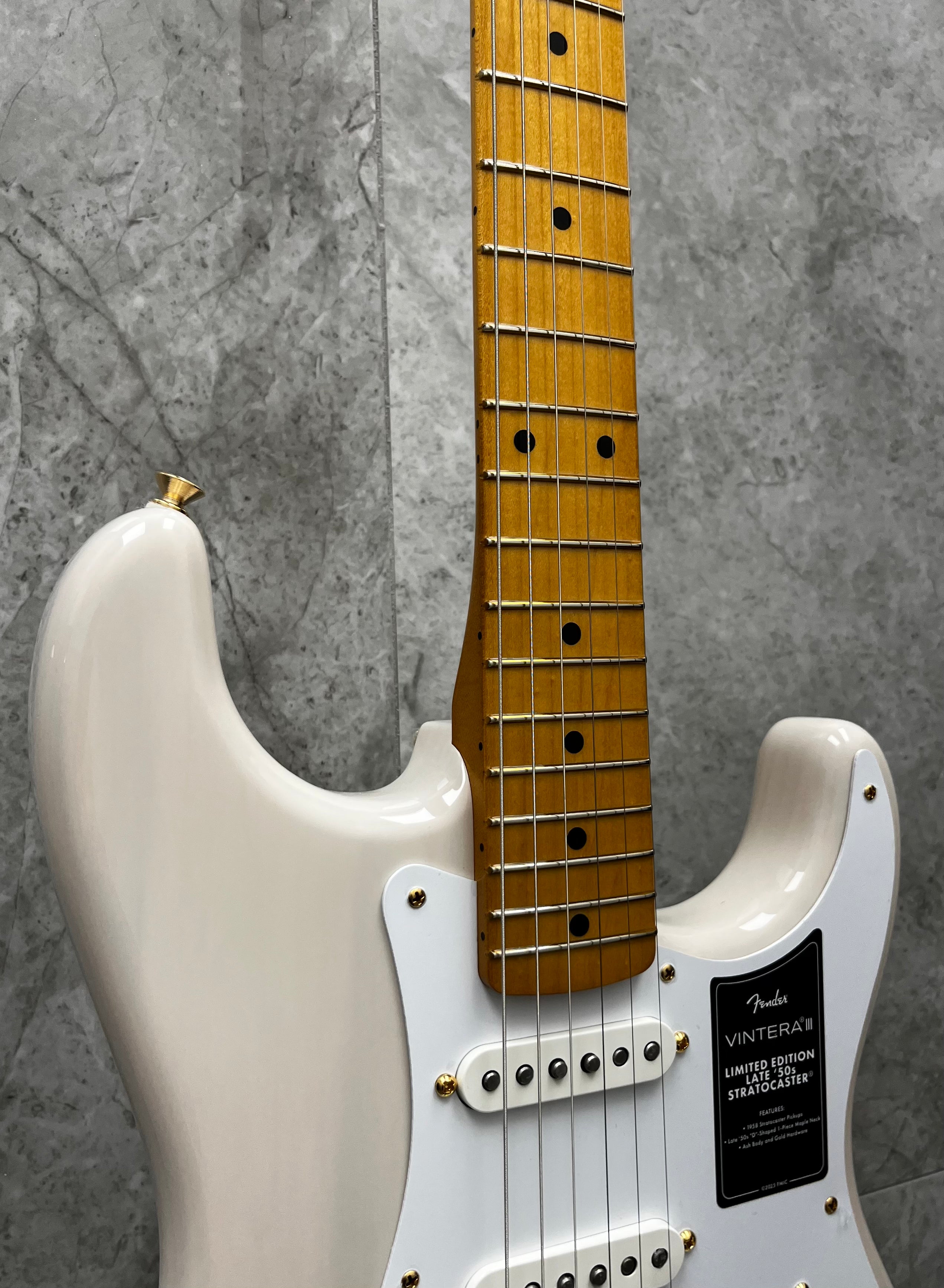 Fender Limited Edition Vintera III Late 50s Stratocaster Maple Fingerboard, White Blonde 0149182301 SERIAL NUMBER MX26029034 - 8 LBS 8 OZ