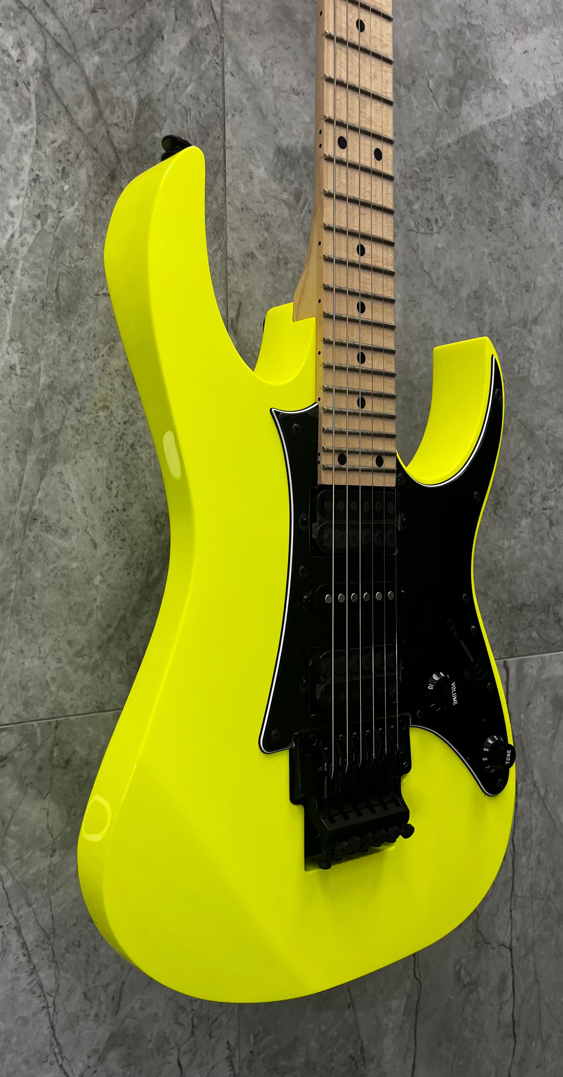 Ibanez RG550-DY Made in Japan Electric Guitar Desert Sun Yellow RG550DY SERIAL NUMBER F2610265 - 8 LBS 7 OZ
