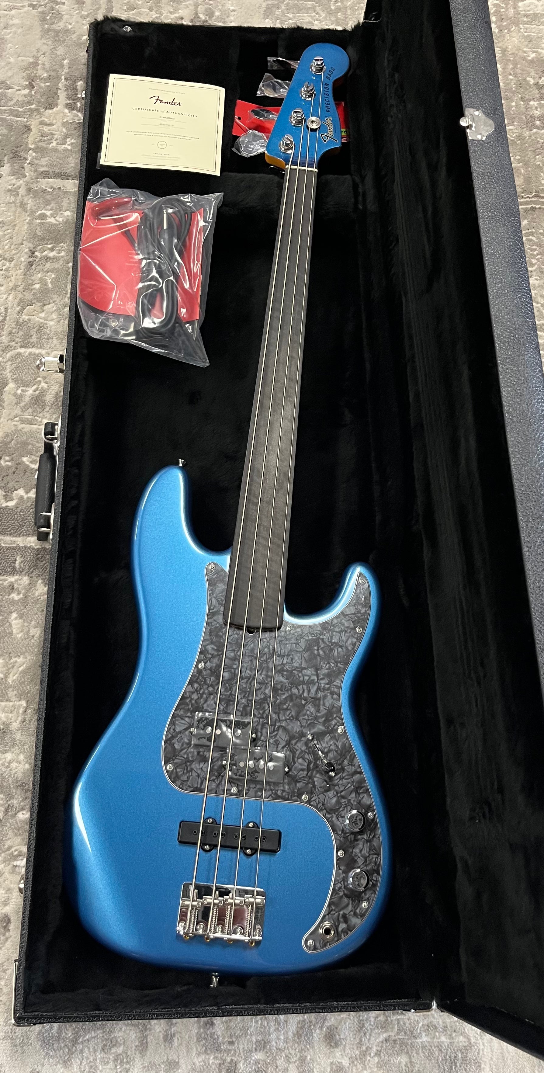 Fender USA Tony Franklin Fretless Precision Bass Ebony Fingerboard Lake Placid Blue 0190085802 SERIAL NUMBER US23110121 - 9.0 LBS