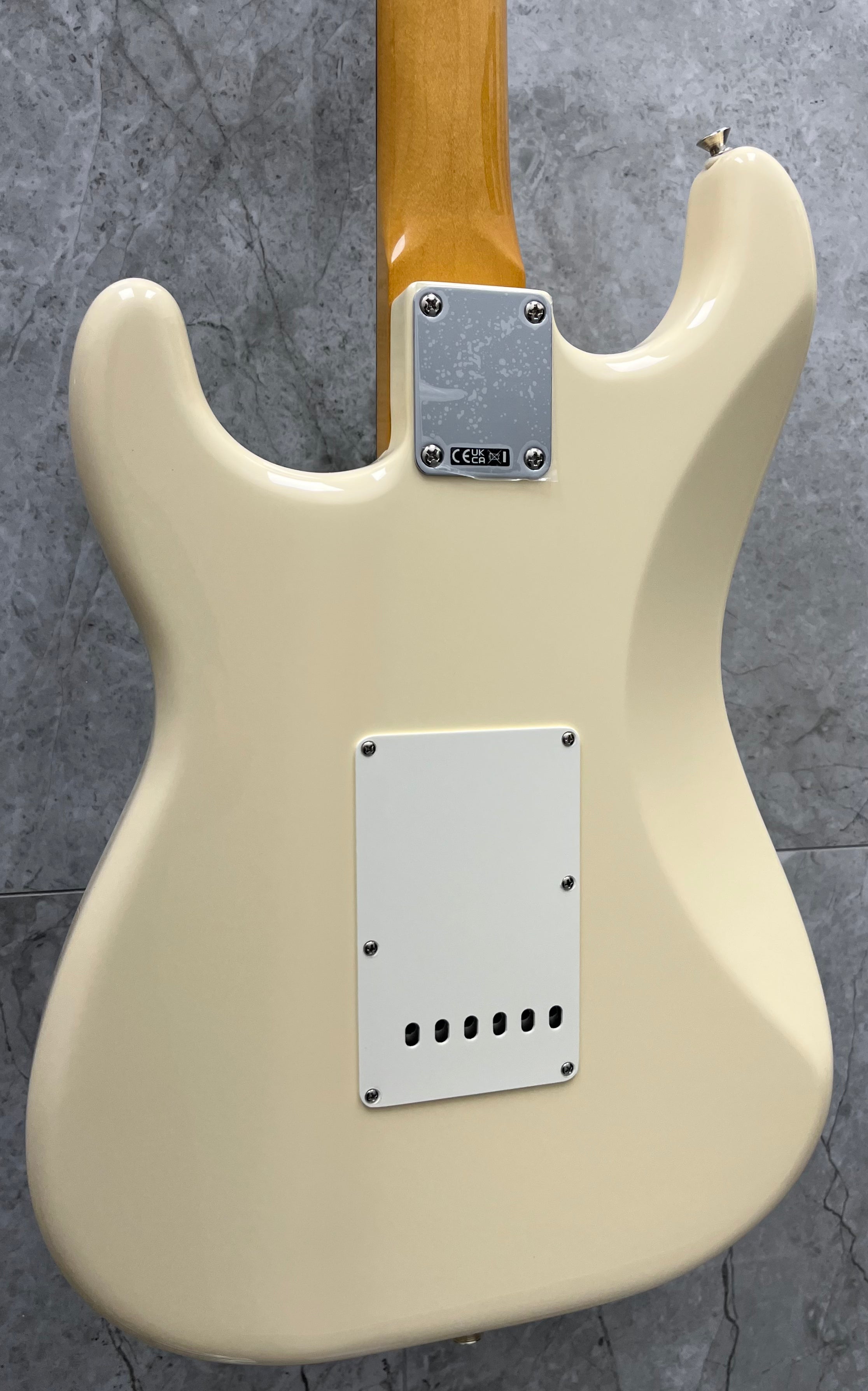 FENDER Vintera II 60s Stratocaster, Rosewood Fingerboard RW, Olympic White 0149020305 SERIAL NUMBER MX25154203 - 7 LBS 14 OZ