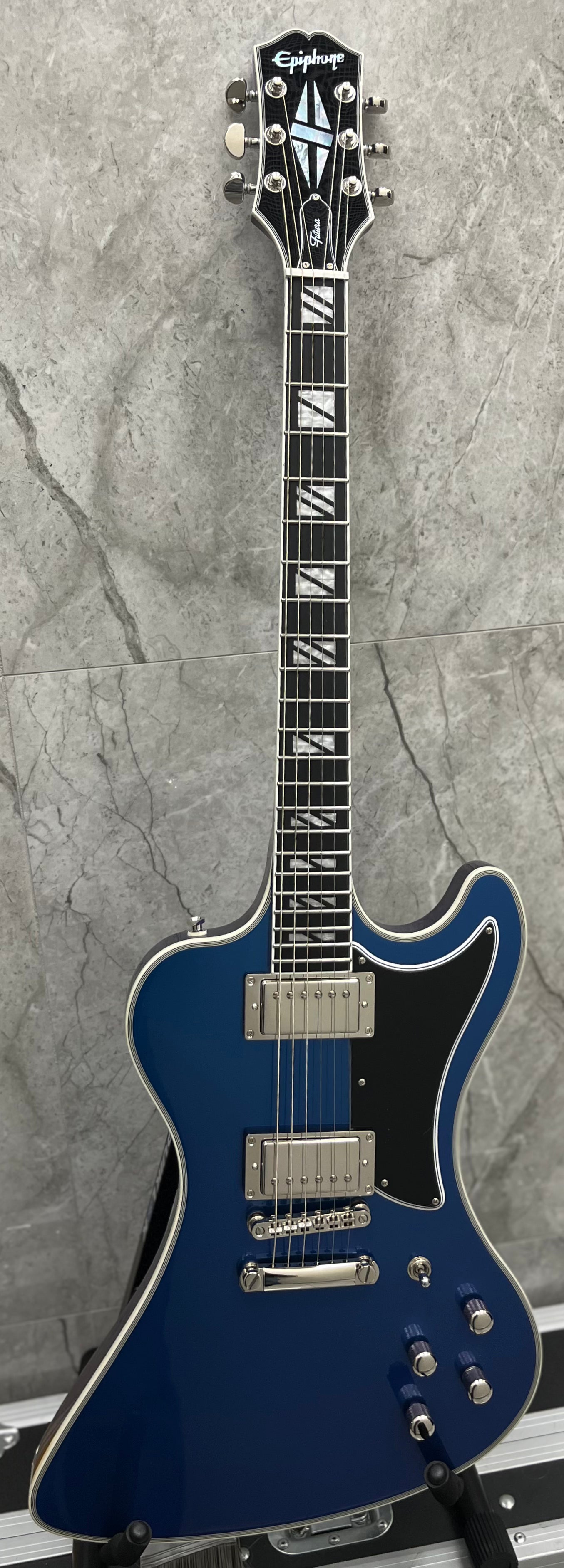 Epiphone Futura RD Custom W/ Stainless Steel Frets and Gig Bag Twilight Shift EIFRDCTLSNH SERIAL NUMBER 25111526903 - 7 LBS 12 OZ
