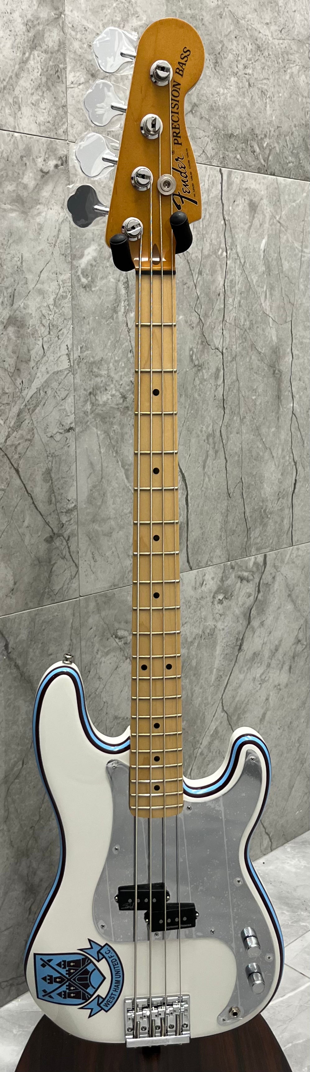 Fender Steve Harris Precision Bass, Maple Fingerboard, Olympic White 0141032305 SERIAL NUMBER MX25120951 - 11 LBS 12 OZ