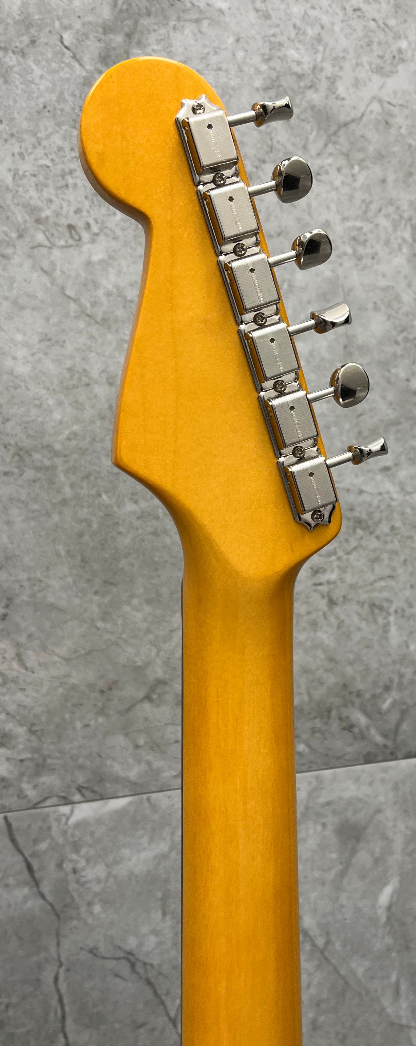 FENDER American Vintage II 1965 Stratocaster Round-Lam Rosewood Fingerboard, Sonic Blue 0110280872 SERIAL NUMBER V2551227 - 8.2 LBS