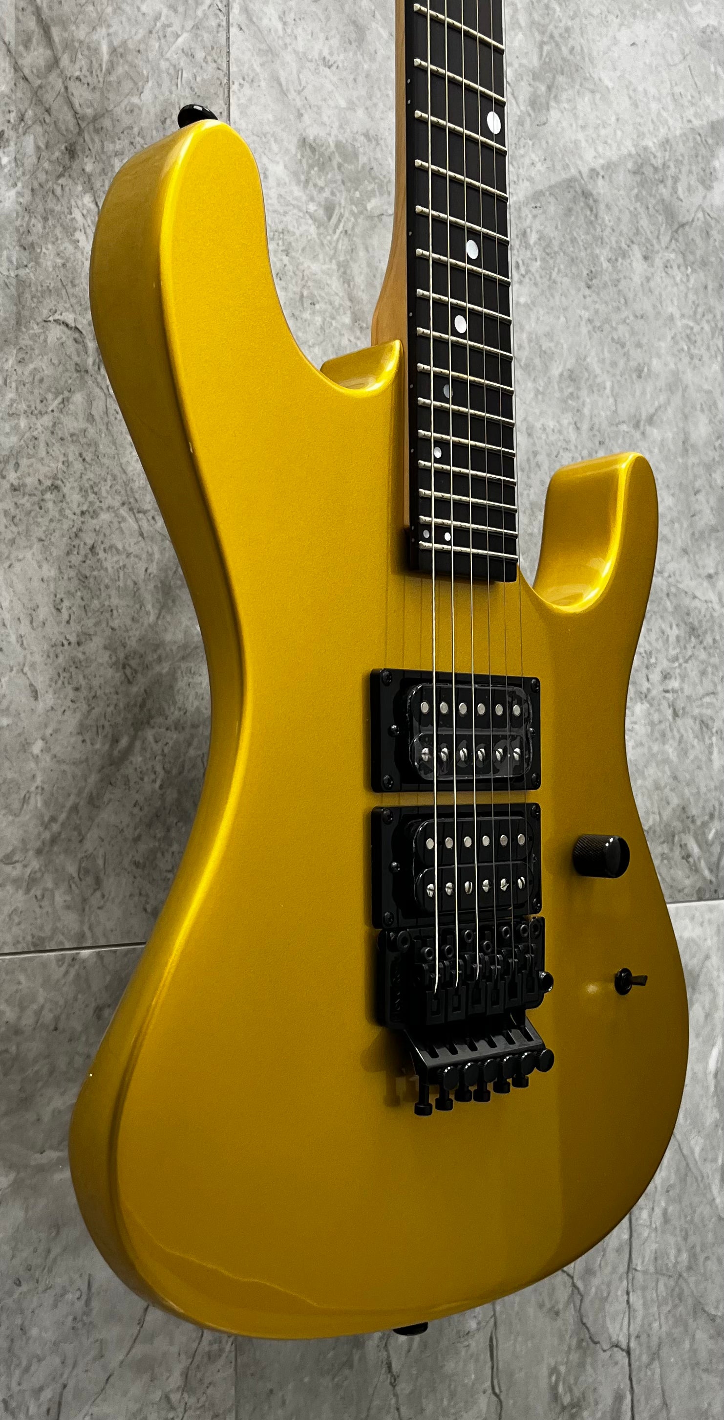 Kramer 50th Anniversary Series - Curated K50NS Nightswan Gold Gloss Finish W/ GIG BAG SERIAL NUMBER 260129013 - 8 LBS 2 OZ