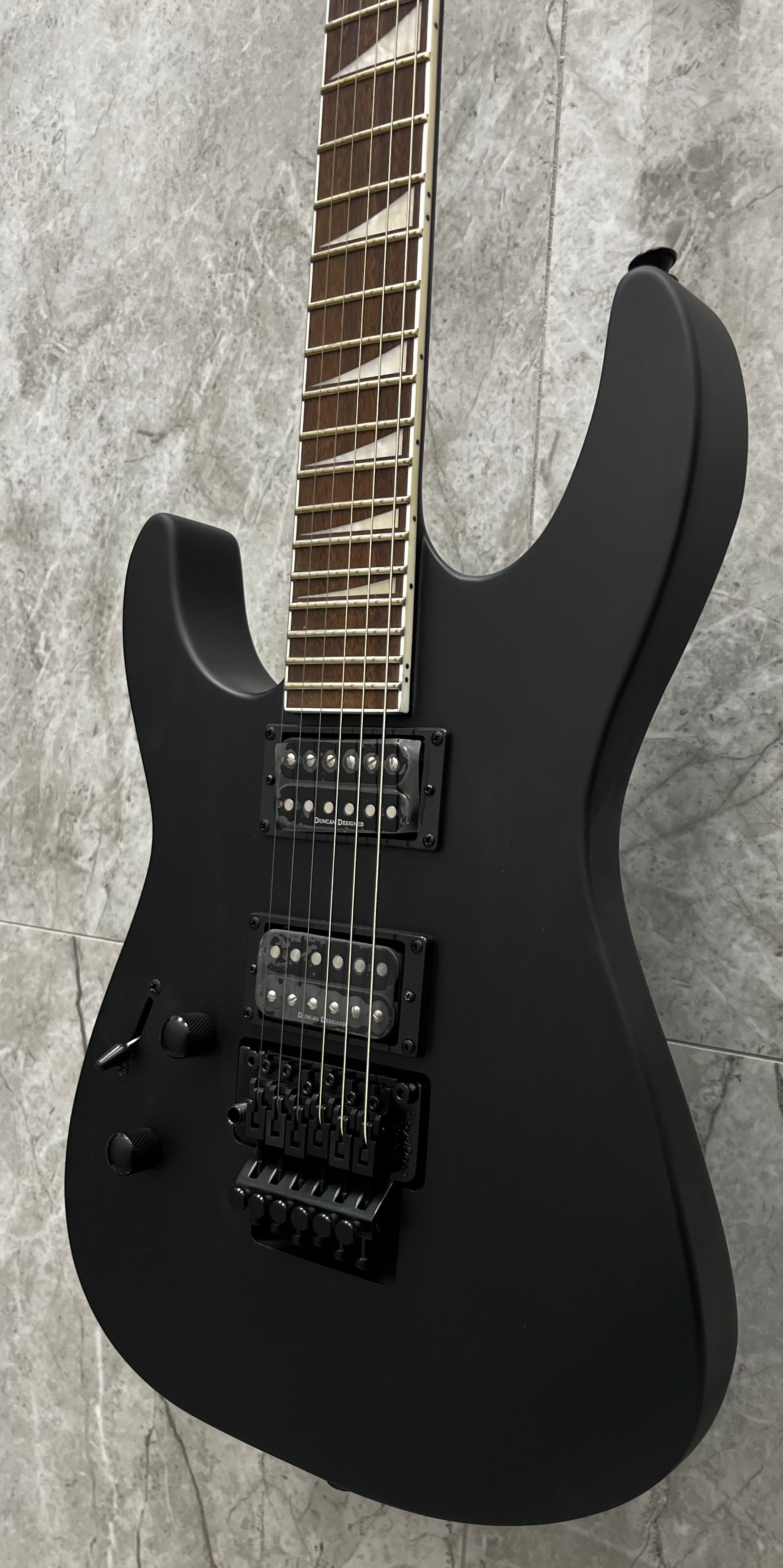 Jackson X Series Soloist SLX LEFT HANDED Satin Black 2916433568 SERIAL NUMBER ICJ2602293 - 7 LBS 11 OZ