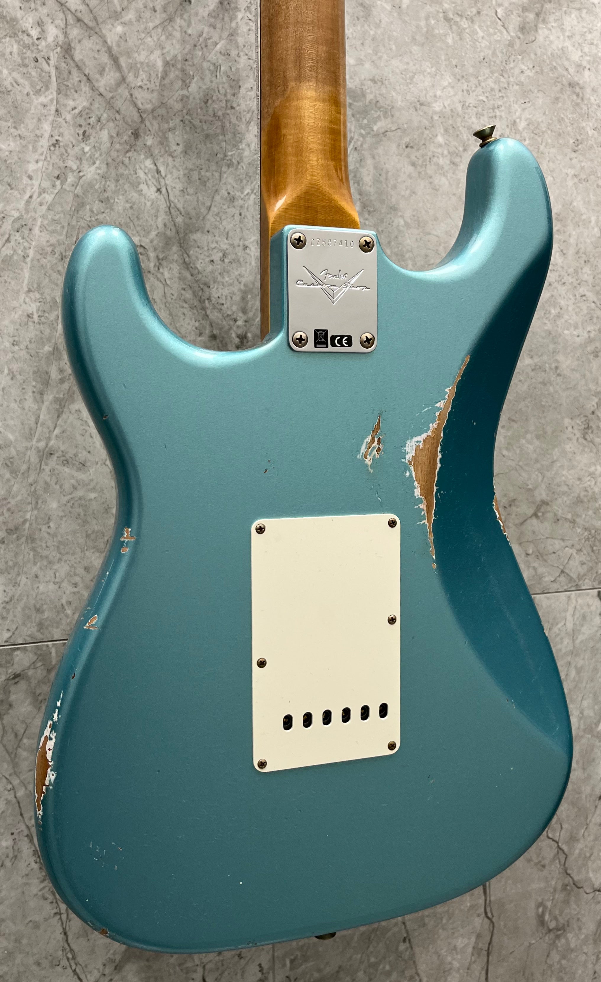 FENDER CUSTOM SHOP Limited Edition 59 Stratocaster HSS Relic Rosewood Fingerboard, Daphne Blue Metallic 9235700071 SERIAL NUMBER CZ587410 - 7.6 LBS