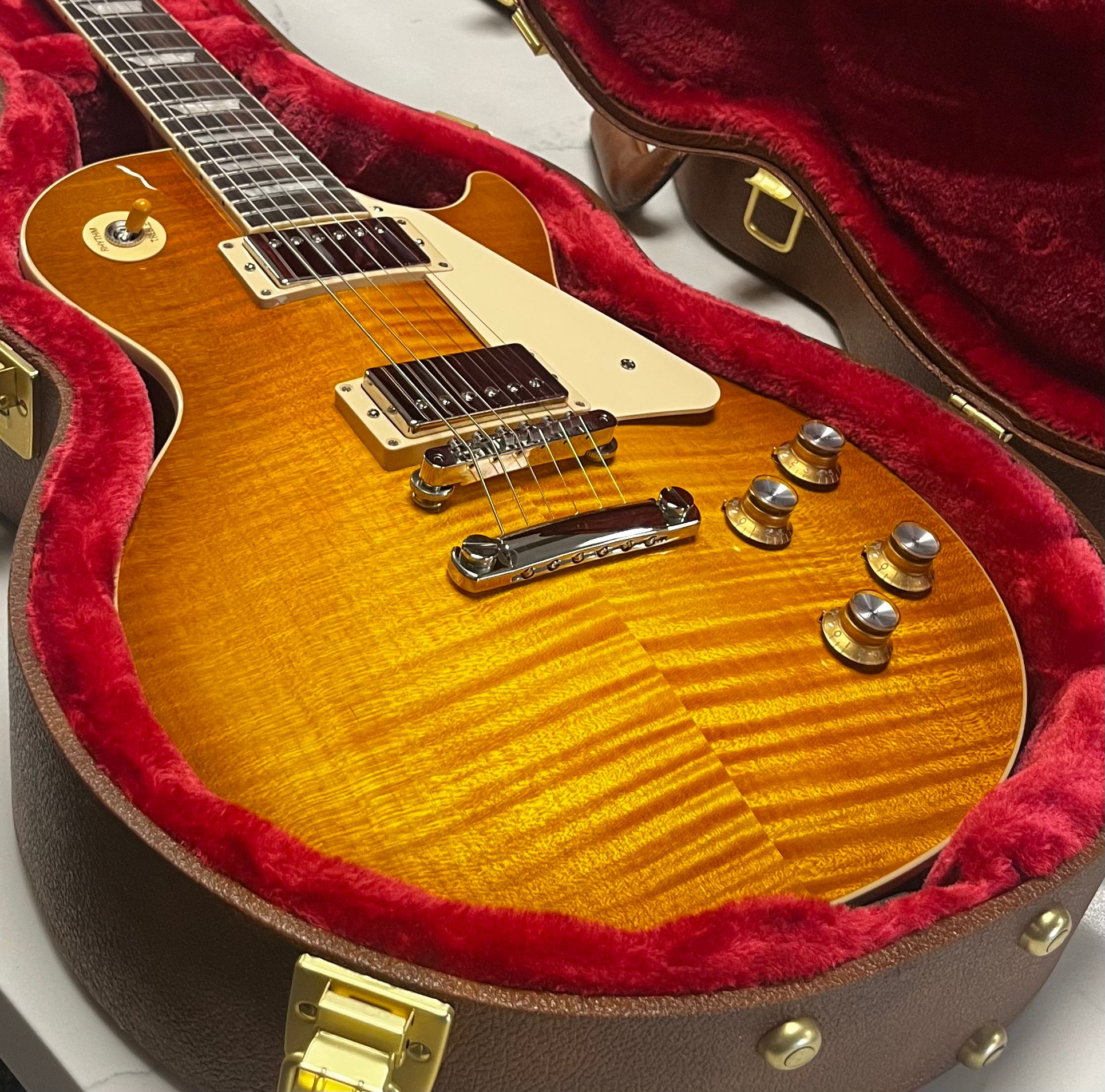 Gibson USA Les Paul Standard 60s AAA Figured Top Honey Lemon Burst LPS6G24HDNH SERIAL NUMBER 226950055 - 9.0 LBS