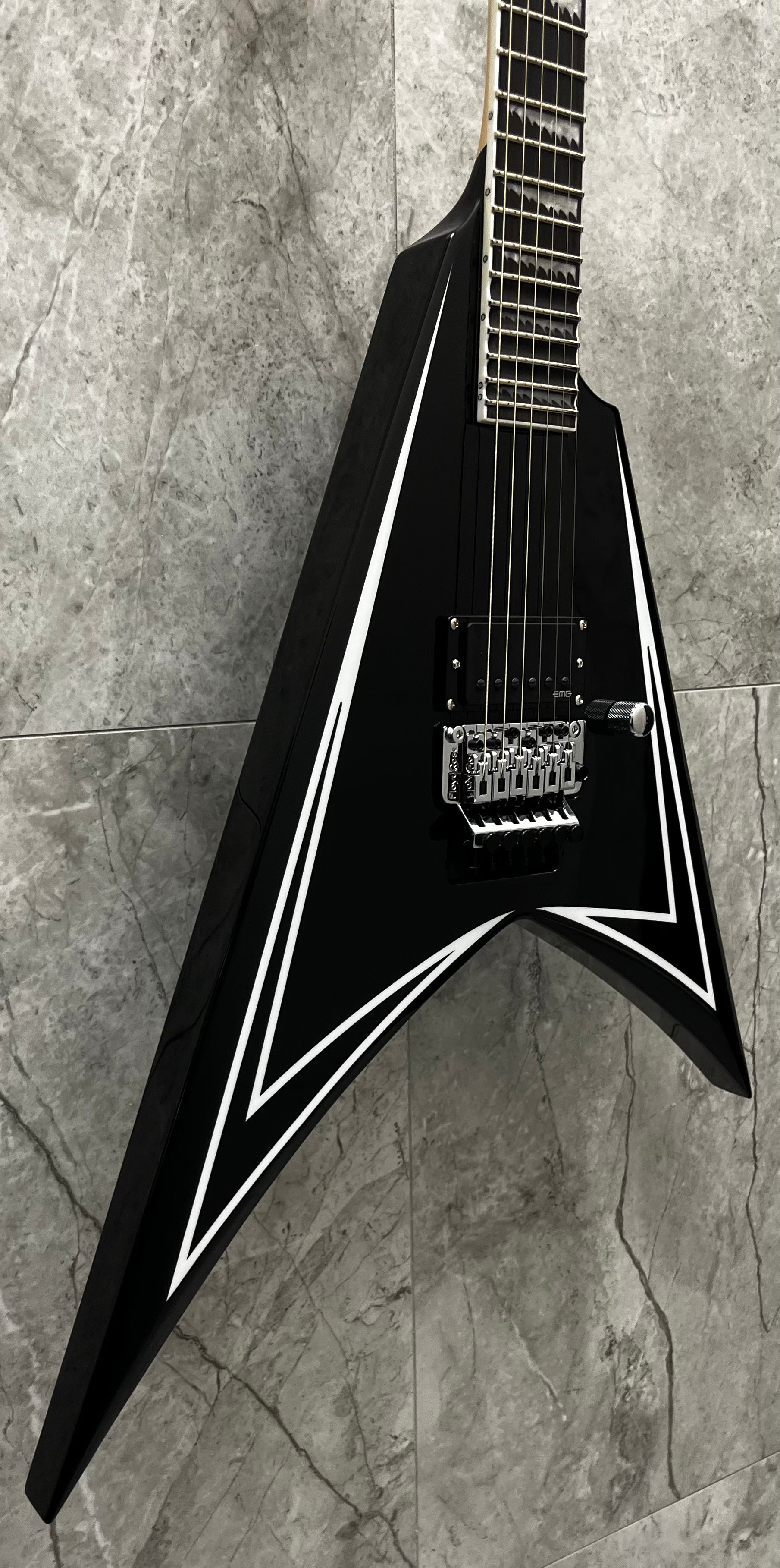 ESP LTD ALEXI SAWTOOTH SE Black w/ White Pinstripe LALEXISAWTOOTHSE