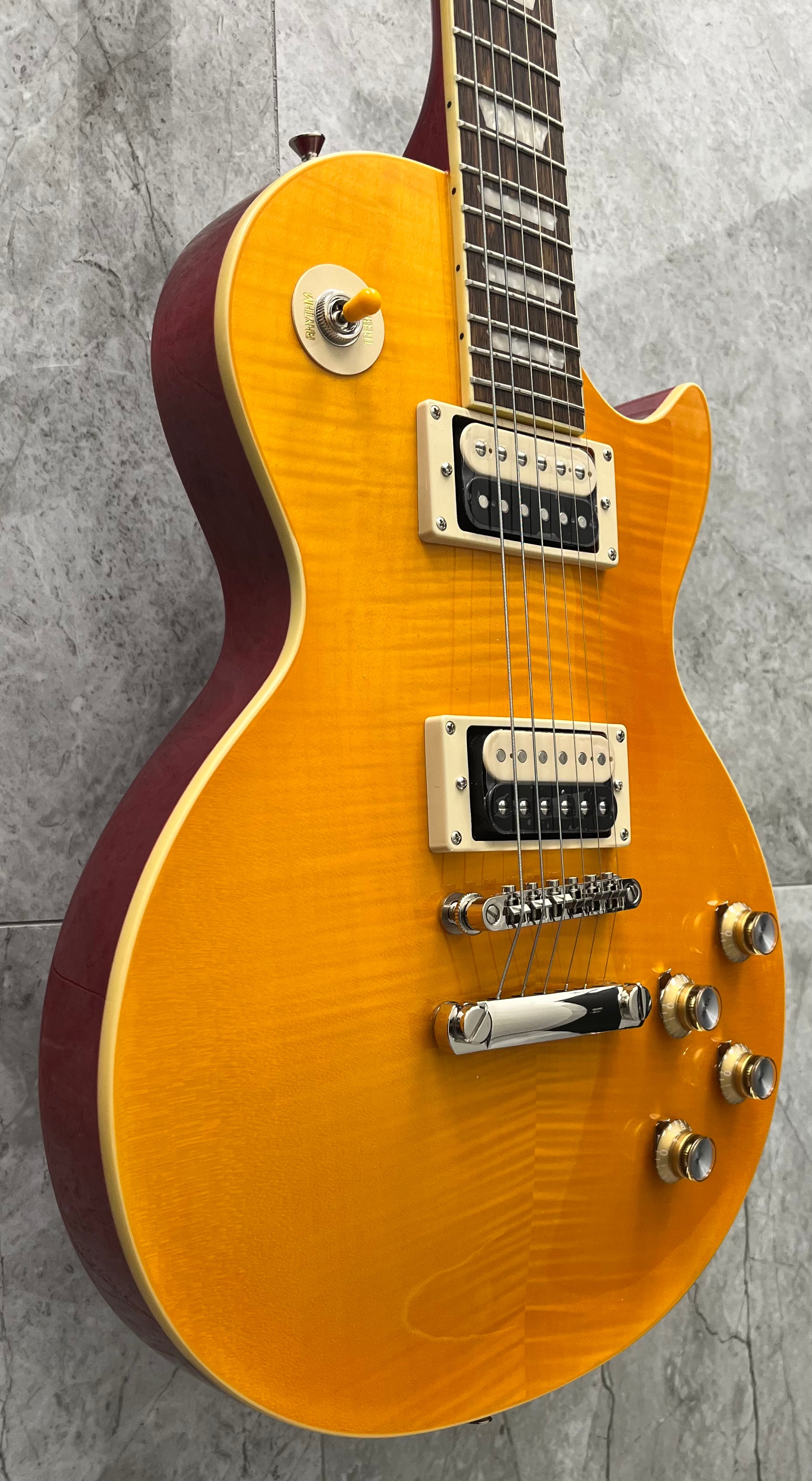 Epiphone Inspired by Gibson Slash Les Paul APPETITE Burst with Custom HardShell Case EILPSLASHAPNH SERIAL NUMBER 21041528151 - 8.4 LBS