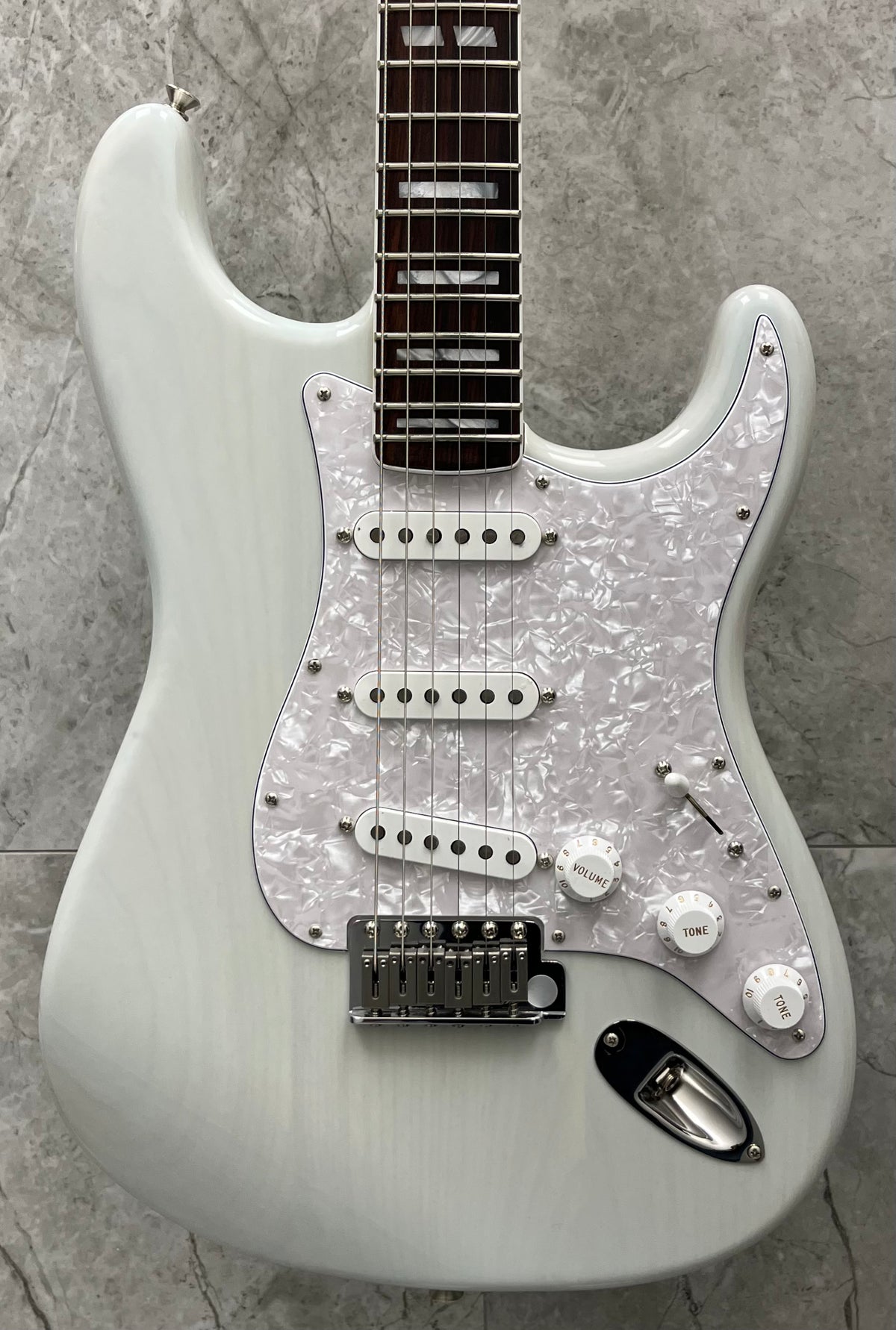 ギター Fender Kenny Wayne Shepherd Stratocaster Fender Kenny Wayne Shepherd Stratocaster, Transparent Faded