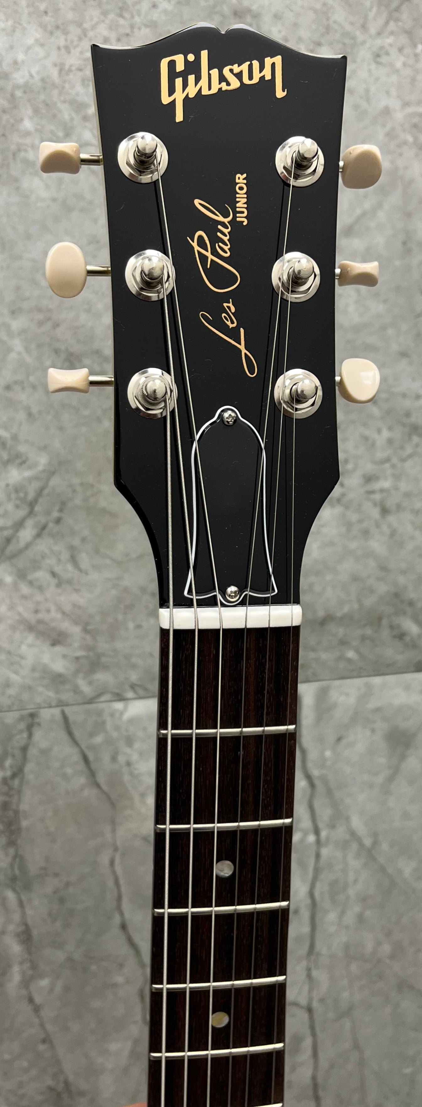 Gibson USA Les Paul JR Double Cut In TV Yellow With Hard Shell Case LPJDTORT24TVNH SERIAL NUMBER 229640235 - 6.4 LBS