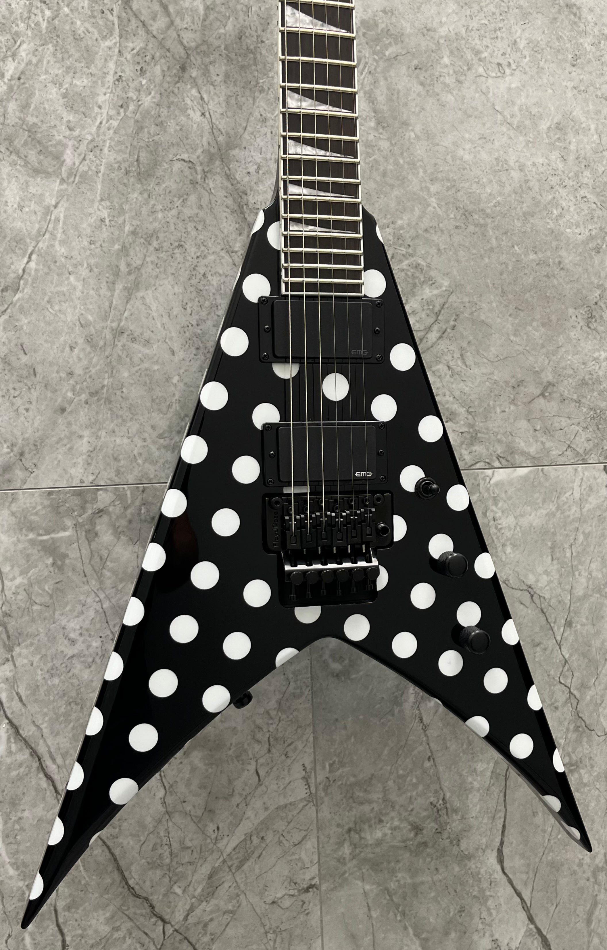 Jackson Pro Plus Signature Phil Demmel King V KV, Ebony Fingerboard, Polka Dot 2912949800 SERIAL NUMBER KWJ2500386 - 7 LBS 8 OZ