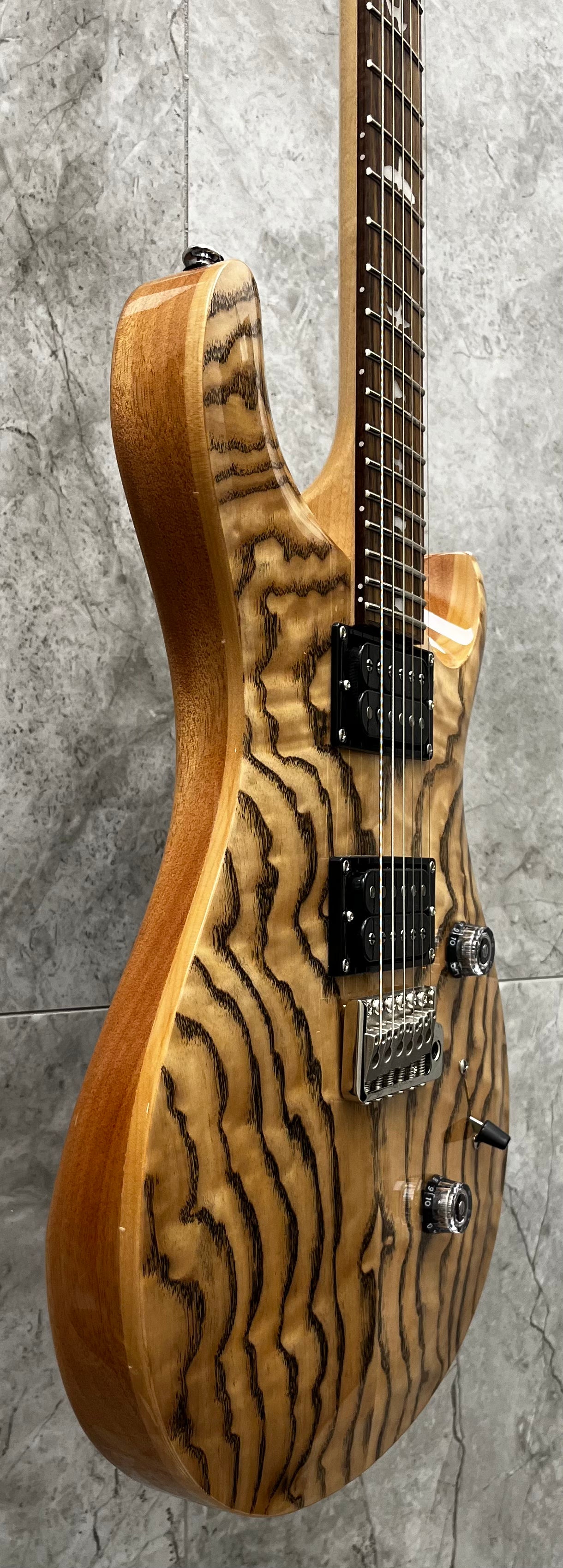 PRS SE LIMITED EDITION Exotic Custom 24 Swamp Ash Burl Natural 114983::NA SERIAL NUMBER CTIG111833 - 7.2 LBS