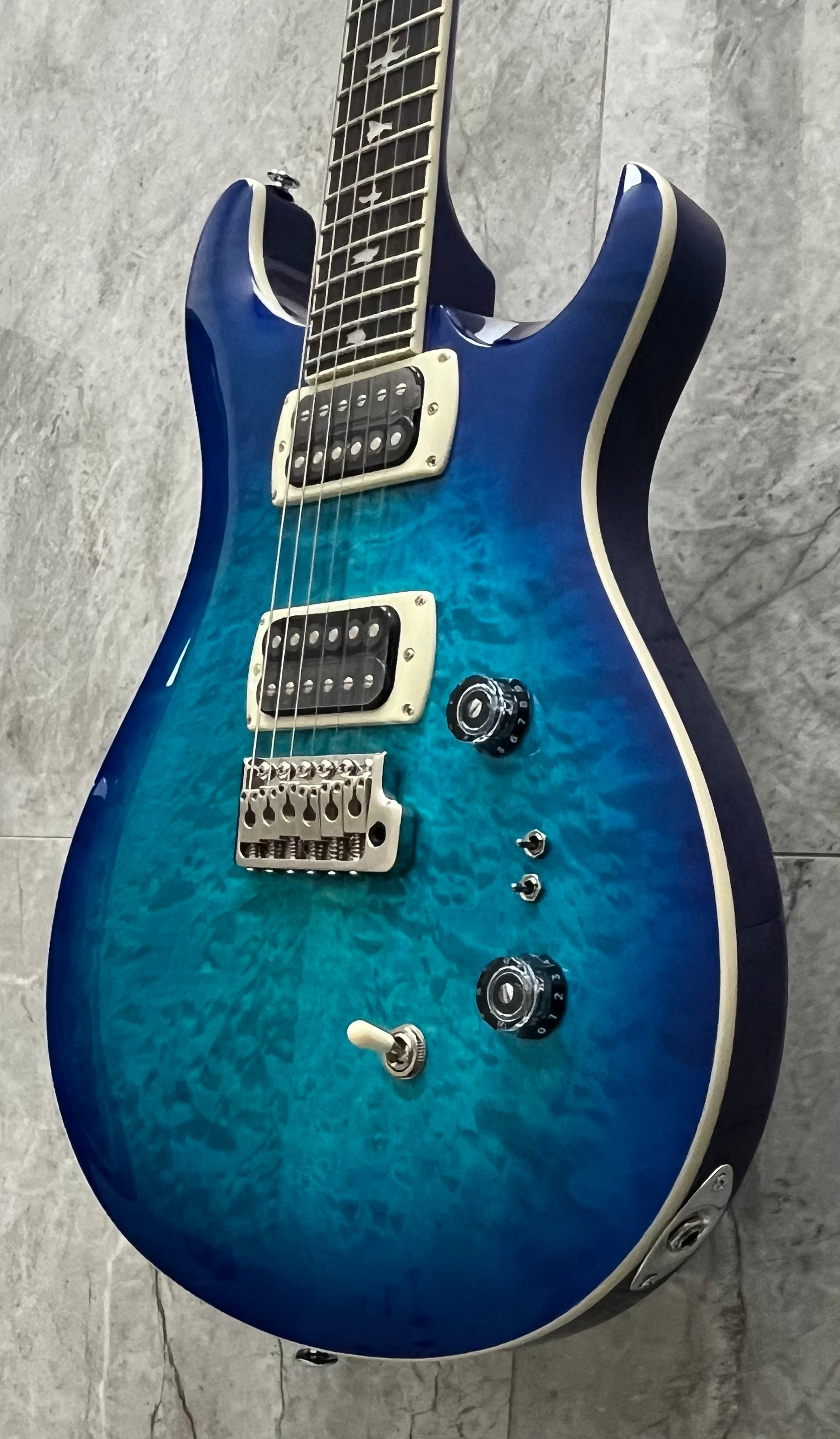 PRS GUITARS SE Custom 24-08 Quilt TOP Lake Blue 115995:LB SERIAL NUMBER CTIH054350 - 7 LBS 10 OZ