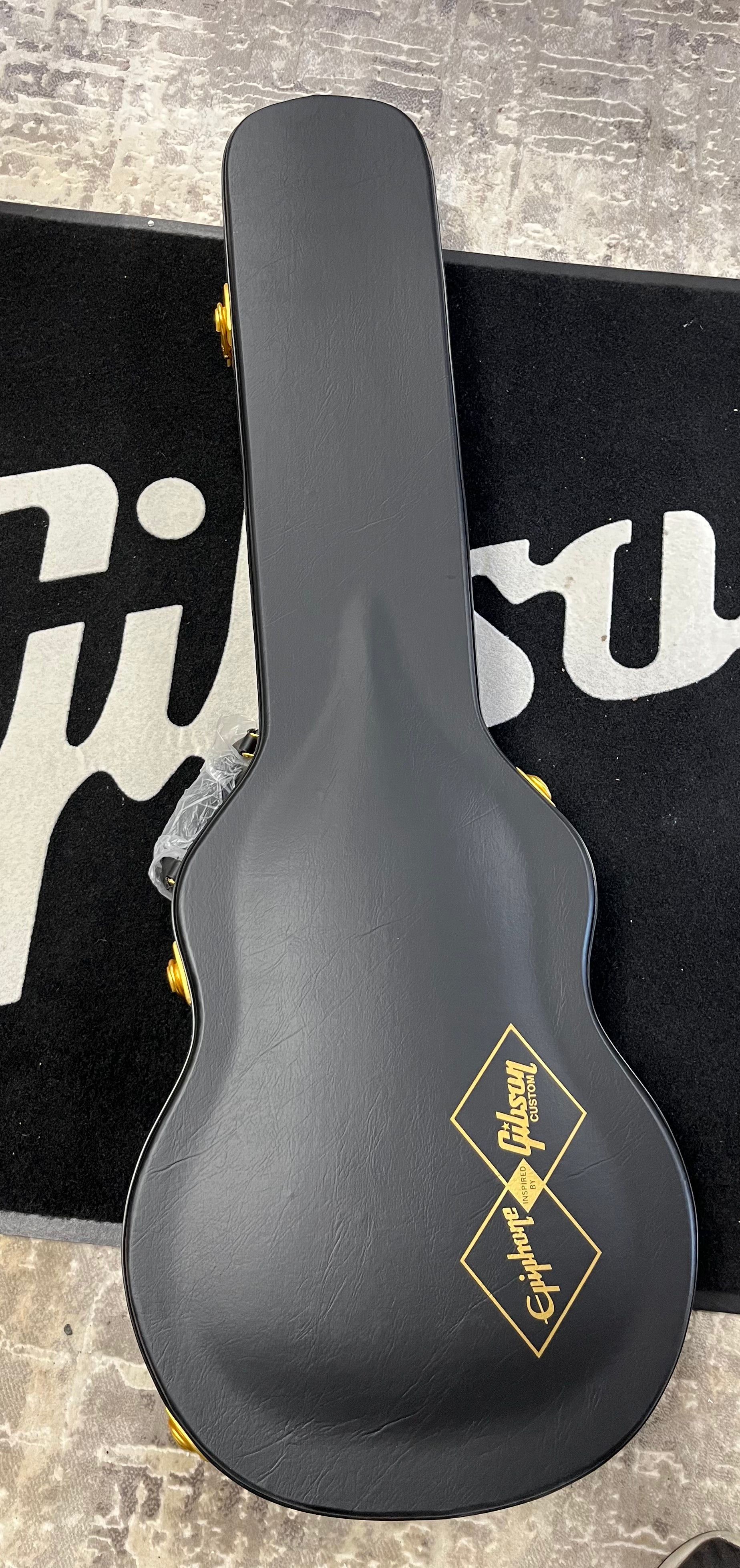 Epiphone Inspired by Gibson Custom Jeff Beck Oxblood 1954 Les Paul W/ HARDSHELL CASE ECJB54AOXNH SERIAL NUMBER 25011523760 - 8.0 LBS