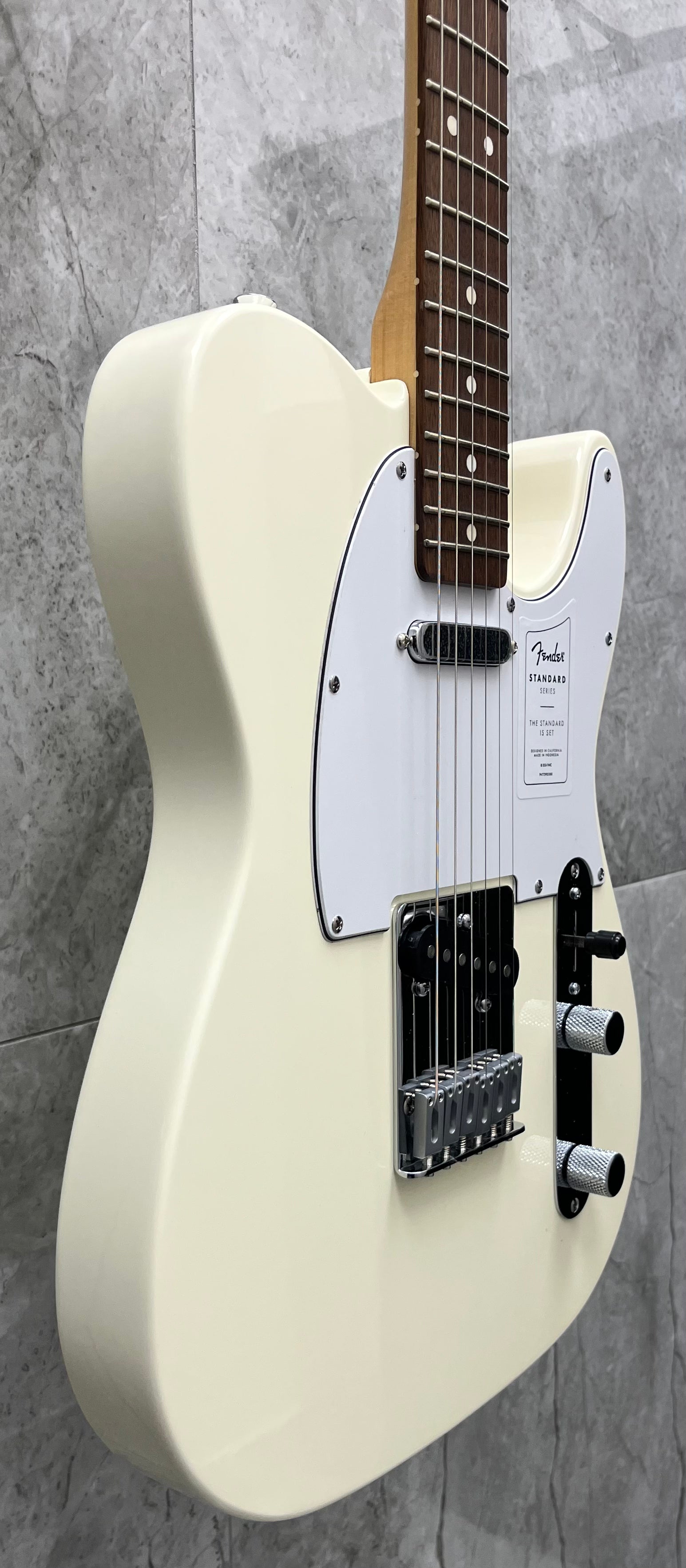 FENDER Standard Telecaster White Pickguard, Olympic White 0266040505 NEW 2025 MODEL SERIAL NUMBER ISFL24001049 - 8.6 LBS
