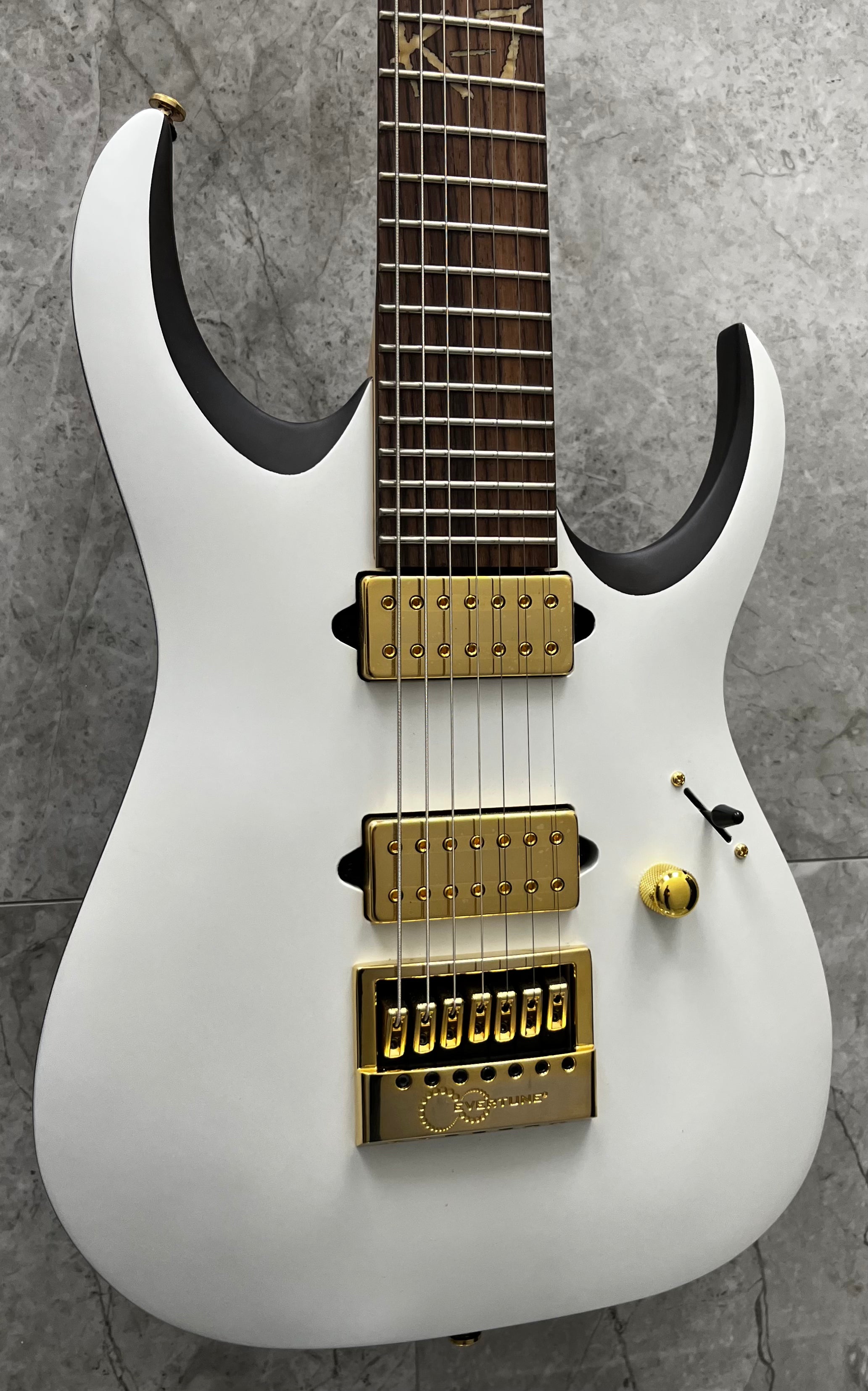 Ibanez K7YANG Head Signature 7 Strings Electric Guitar White K7YANG SERIAL NUMBER I251209797 - 8 LBS 5 OZ