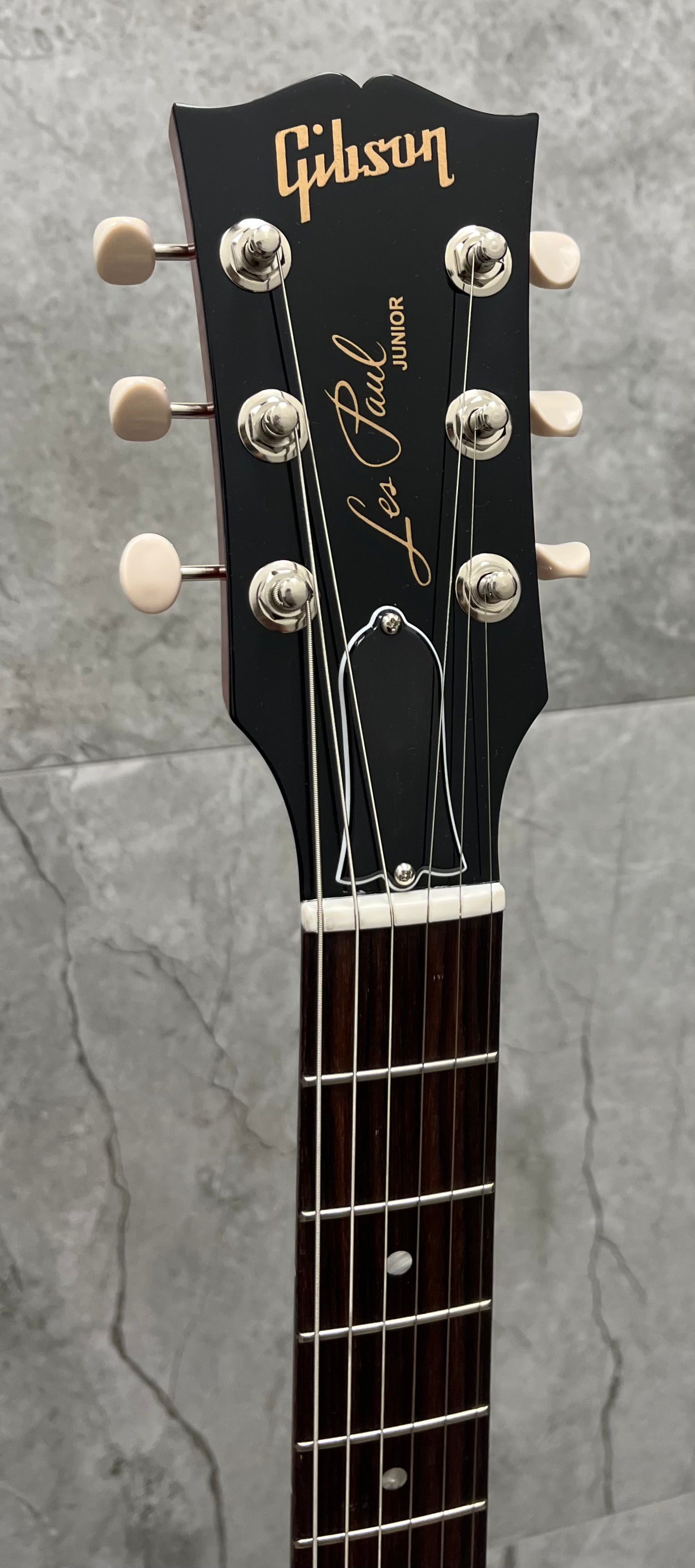 Gibson USA Les Paul Junior Double Cut Electric Guitar with Hardshell Case - Vintage Cherry LPJD00VENH SERIAL NUMBER 213650086 - 6 LBS 11 OZ