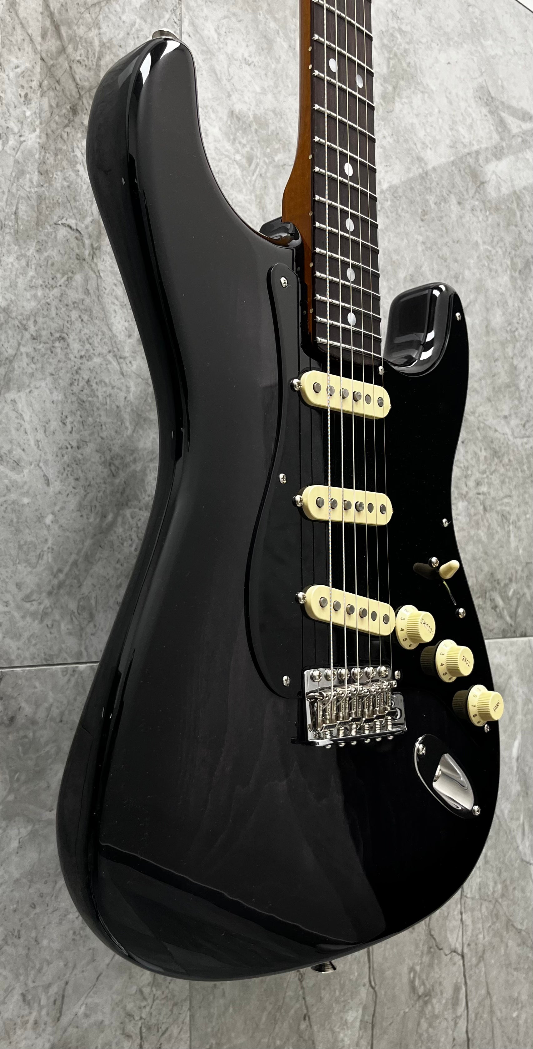 Fender USA Custom Shop American Custom Stratocaster NOS - Transparent Ebony 9235700261 SERIAL NUMBER 20235 - 7 LBS 9 OZ