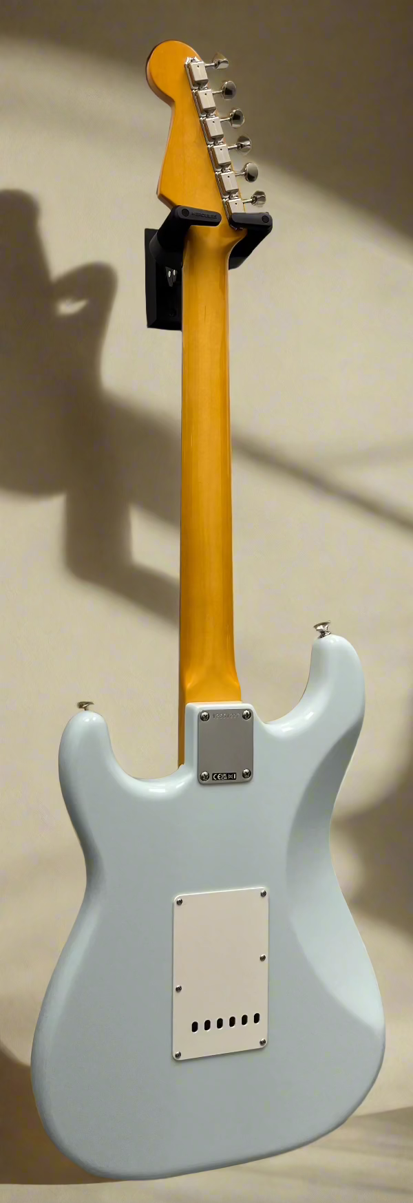 FENDER American Vintage II 1965 Stratocaster Round-Lam Rosewood Fingerboard, Sonic Blue 0110280872 SERIAL NUMBER V2551227 - 8.2 LBS