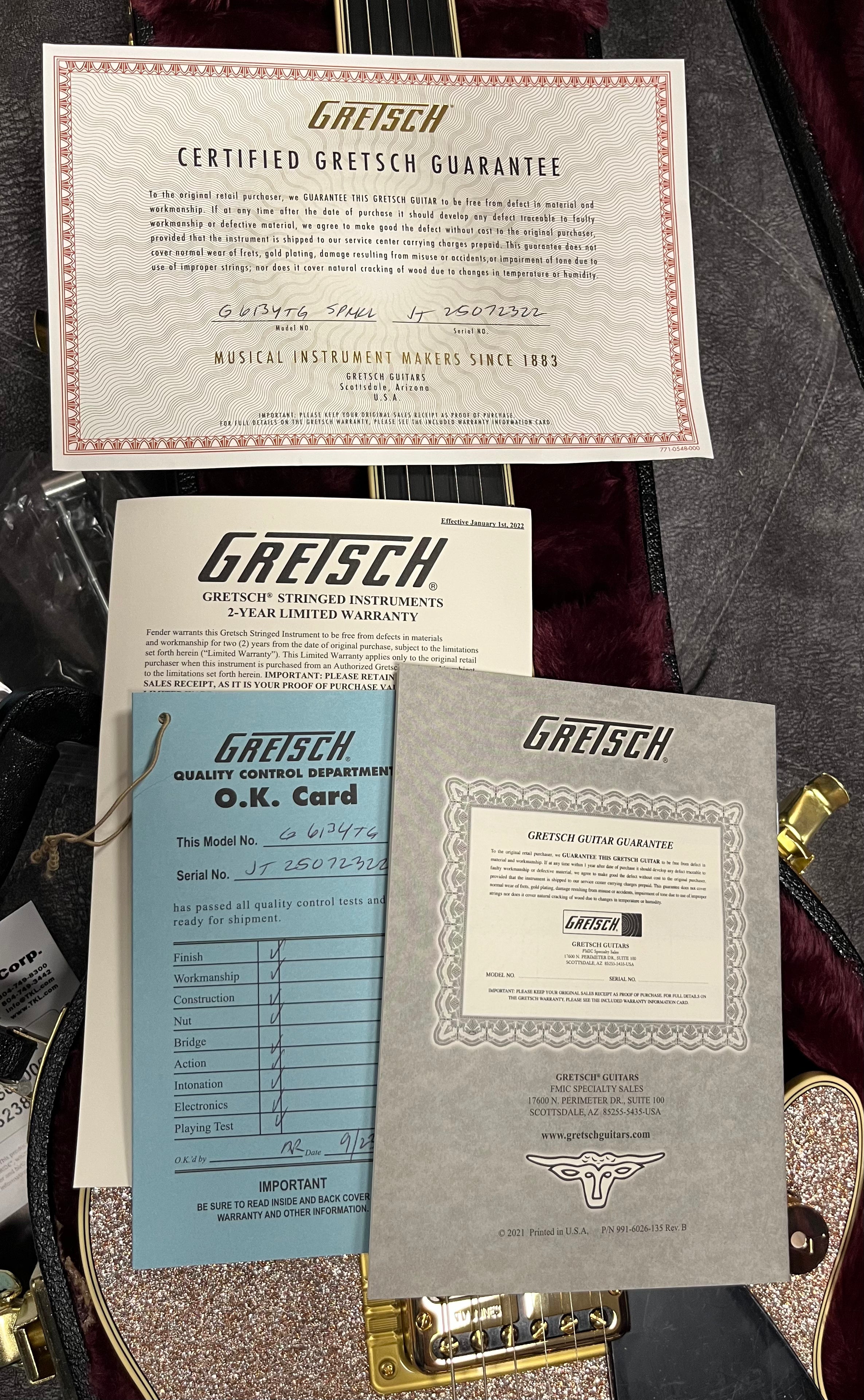 Gretsch MADE IN JAPAN Limited Edition Penguin with String-Thru Bigsby Ebony Fingerboard, Champagne Sparkle 2400585816 SERIAL NUMBER JT25072322 - 8 LBS 14 OZ