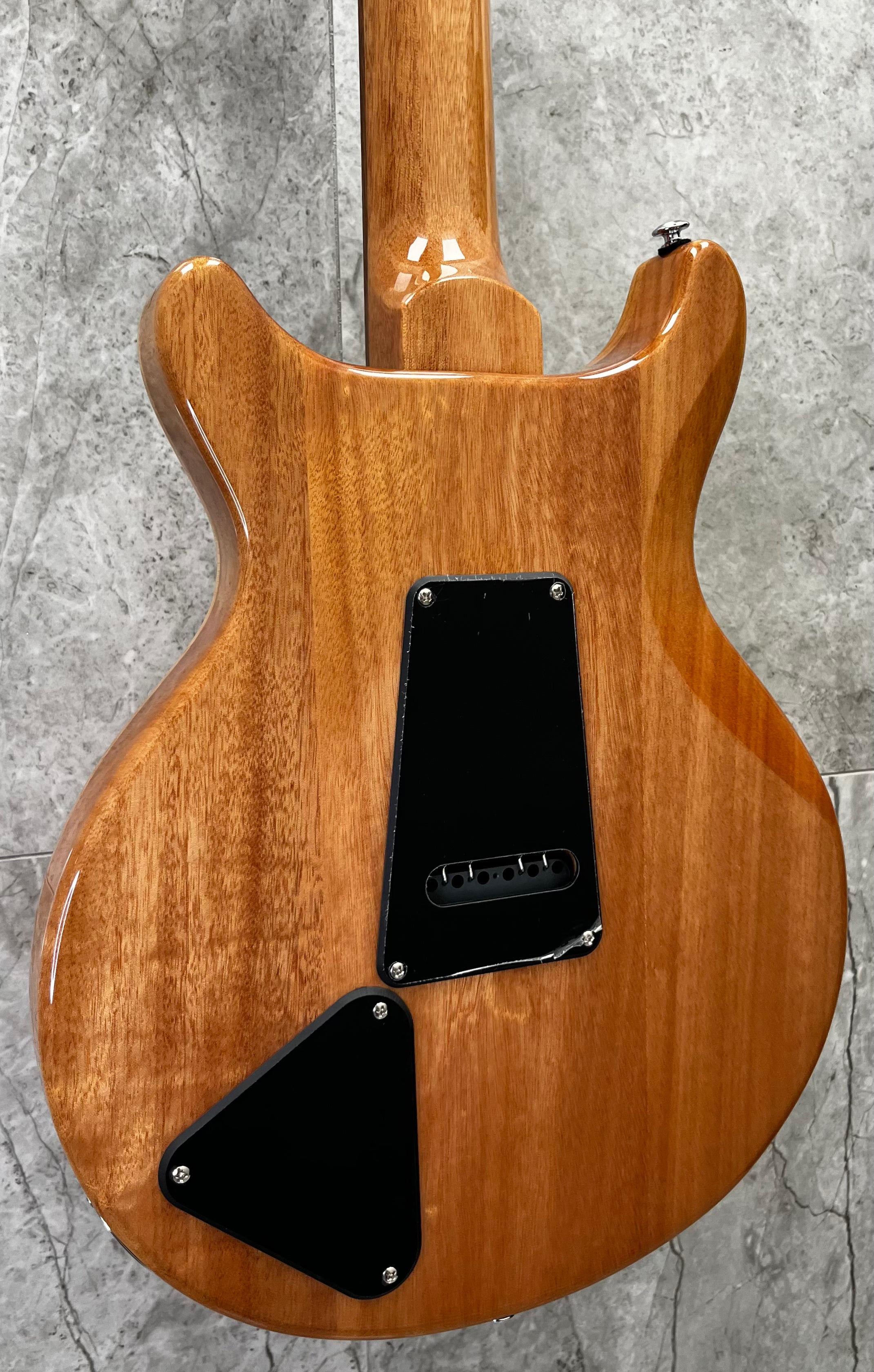 PRS GUITARS SANTANA SE 24 FRET - SANTANA YELLOW W/ GIG BAG 116008::SY SERIAL NUMBER CTII023438 - 7 LBS 9 OZ