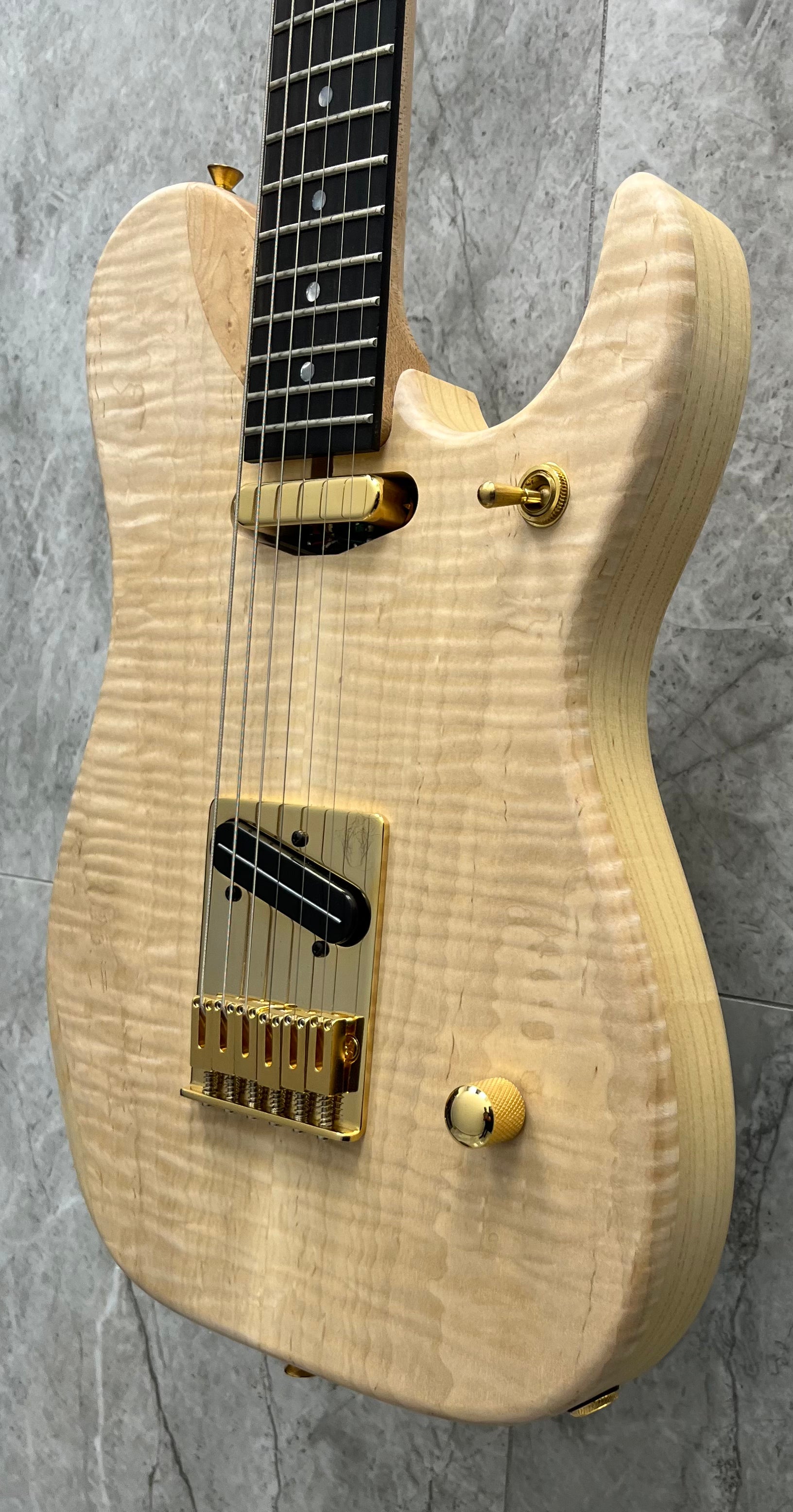 Washburn USA CUSTOM SHOP NUNO BETTENCOURT Nele Deluxe Series Electric Guitar, Natural Model NELEDLX-D SERIAL NUMBER 2506006 - 6 LBS 4 OZ