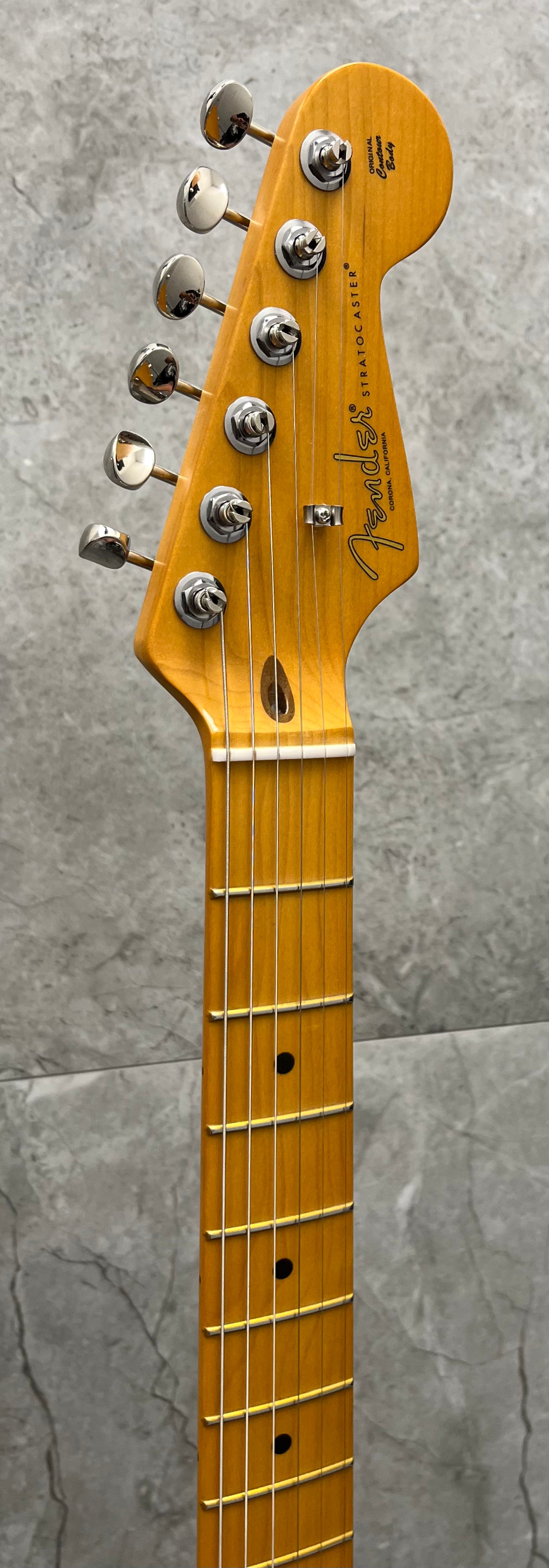 Fender American Professional Classic Stratocaster HSS Maple Fingerboard, 3-Color Sunburst 0114952300 SERIAL NUMBER US25097439 - 8.0 LBS