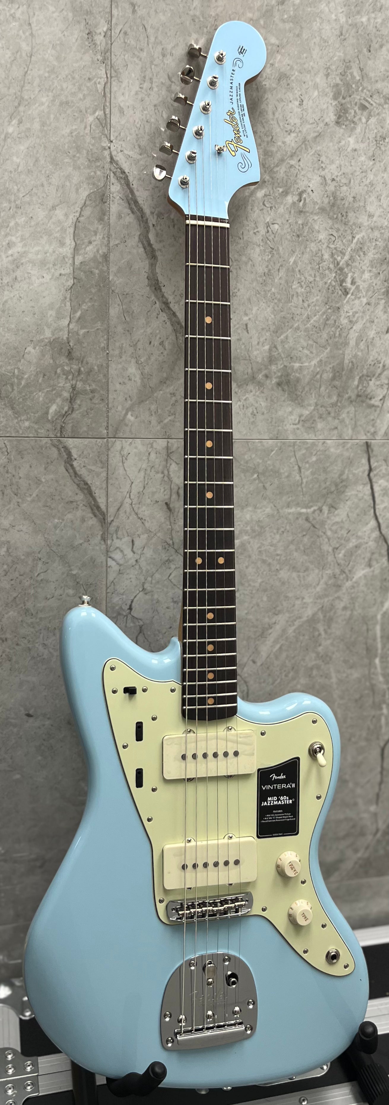 Fender Vintera III Mid 60s Jazzmaster Rosewood Fingerboard, Sonic Blue 0149290372 SERIAL NUMBER MX26030936 - 7 LBS 15 OZ