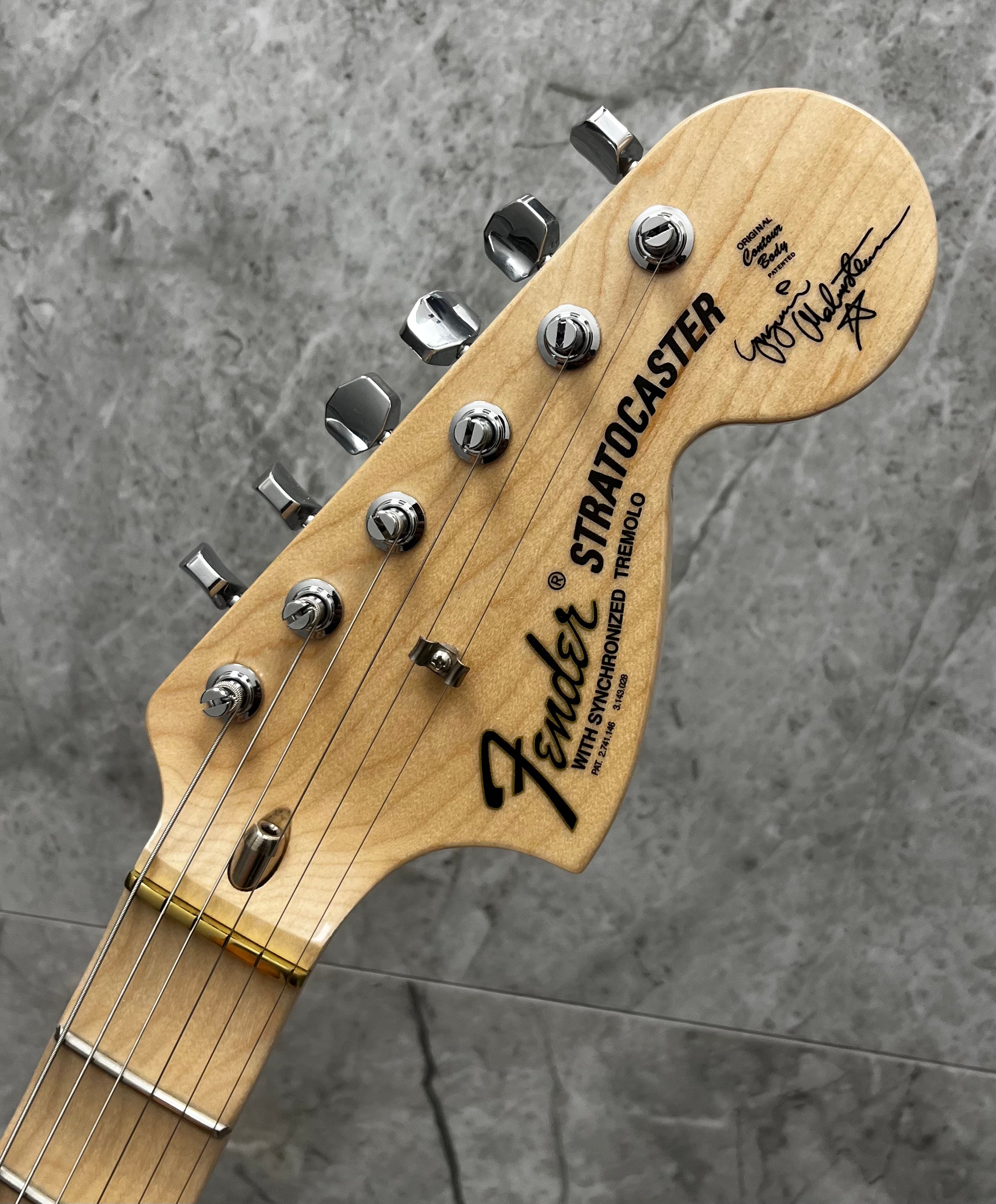 Fender USA Yngwie Malmsteen Stratocaster Scalloped Maple Fingerboard Vintage White 0107112841 SERIAL NUMBER US26049931 - 7 LBS 14 OZ