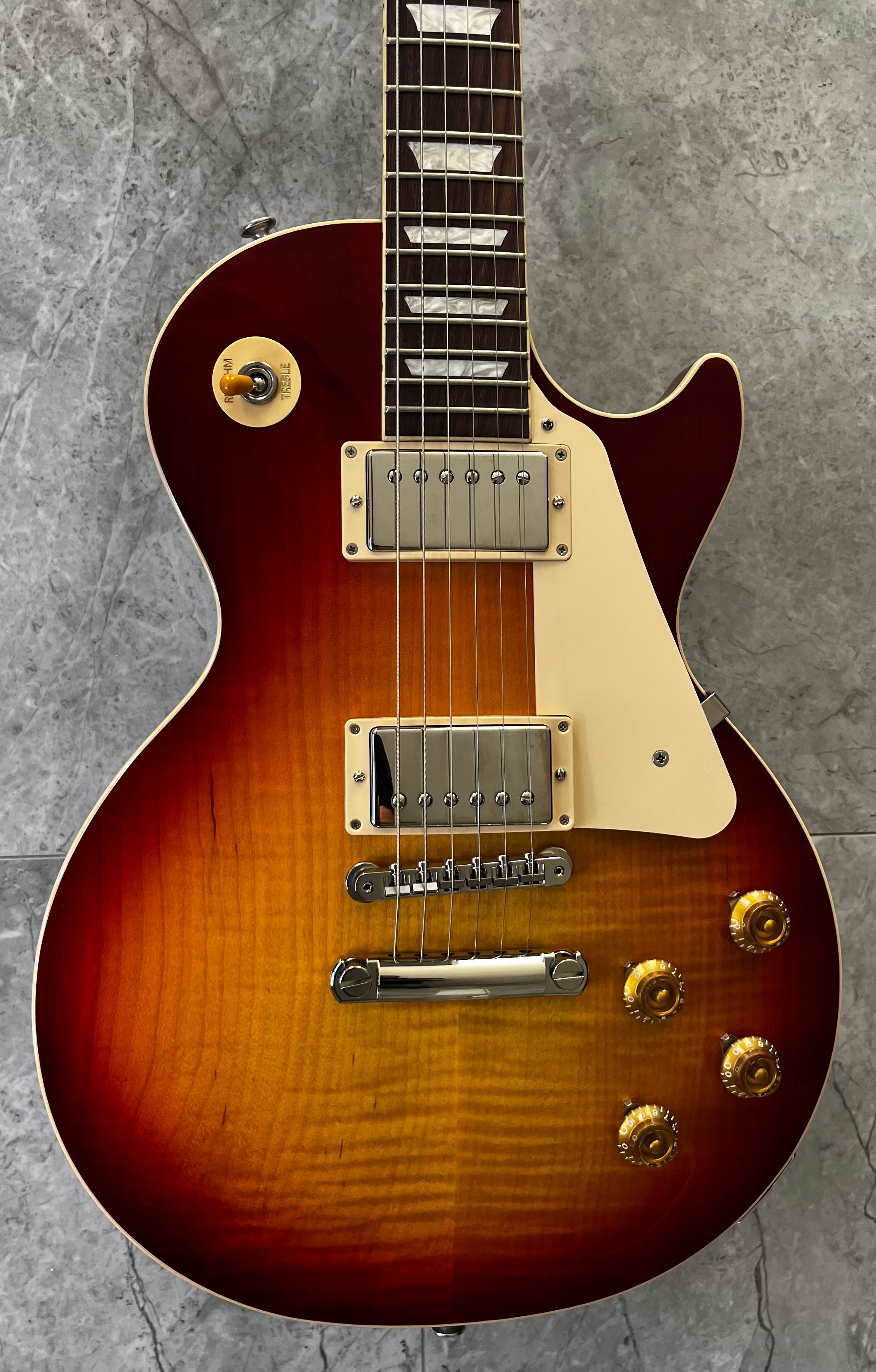Gibson USA Limited Edition Les Paul Standard Lite Electric Guitar with Hardshell Case - Heritage Cherry Sunburst LPSL5Y24HSNH SERIAL NUMBER 218340037 - 7 LBS 5 OZ